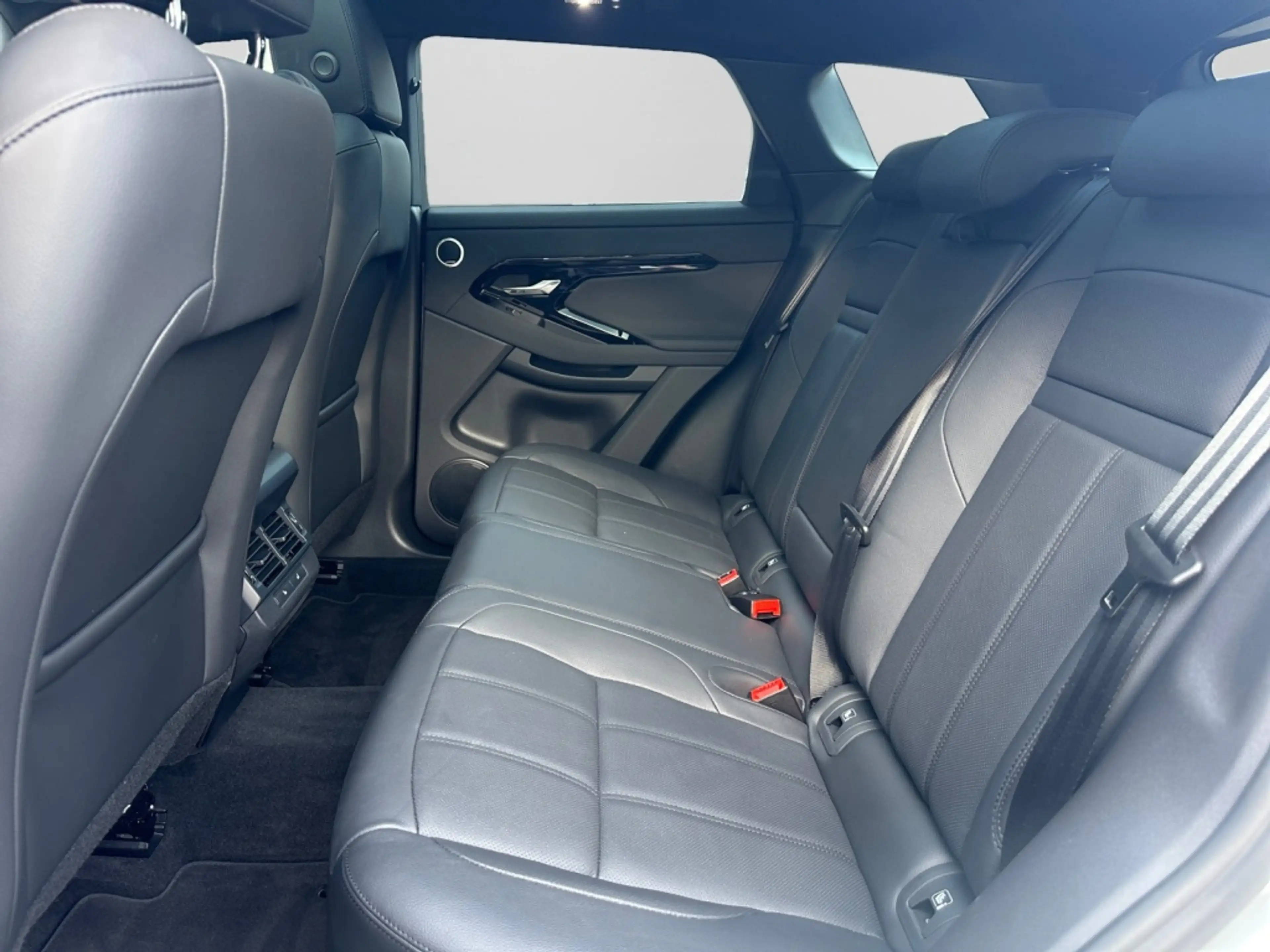 Land Rover Range Rover Evoque P300e AWD DYNAMIC SE DISTR|LM — photo 8