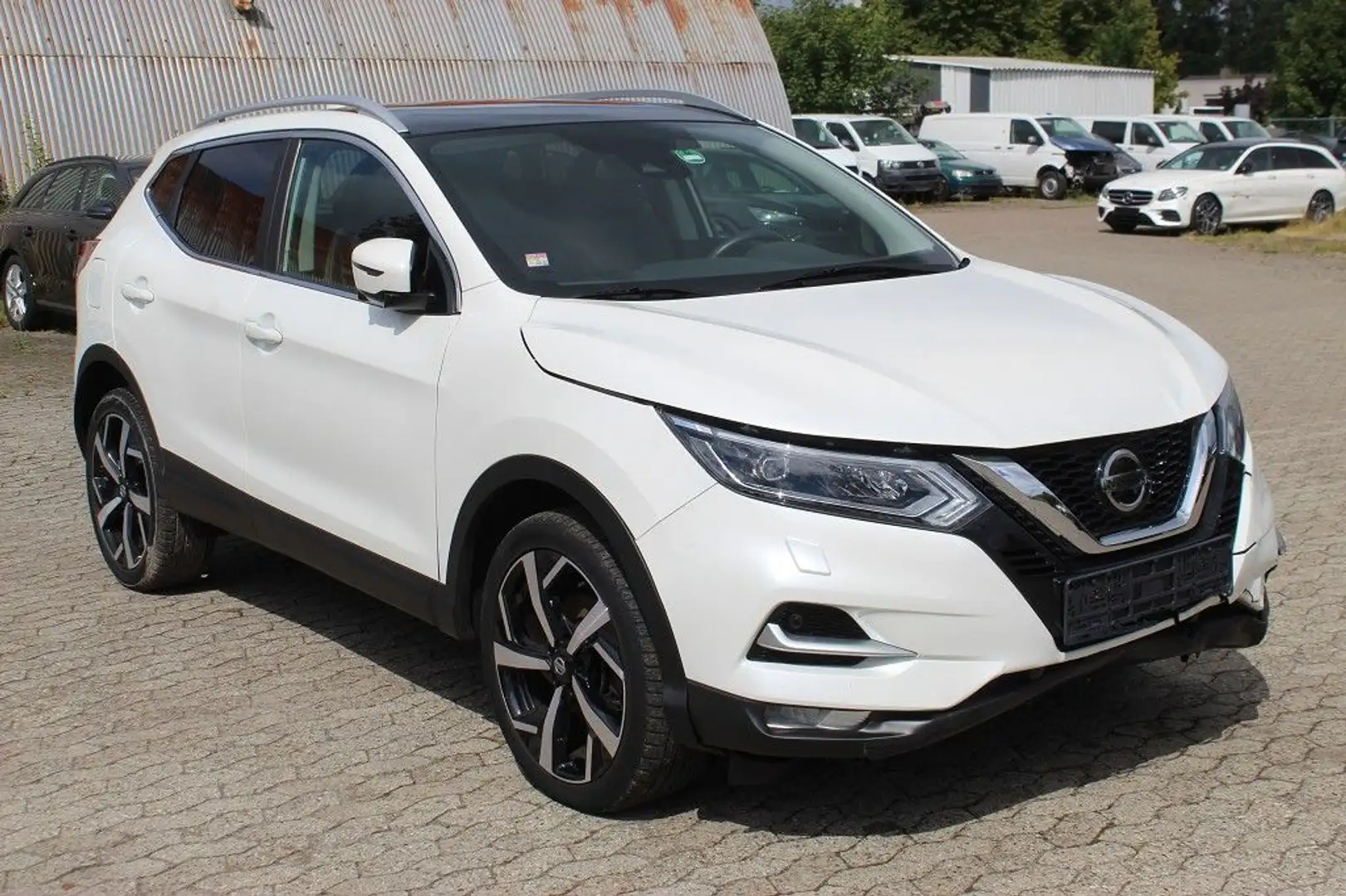 Nissan Qashqai 1.3 DIG-T DCT Tekna Plus LED ACC Leder Weiß - 1