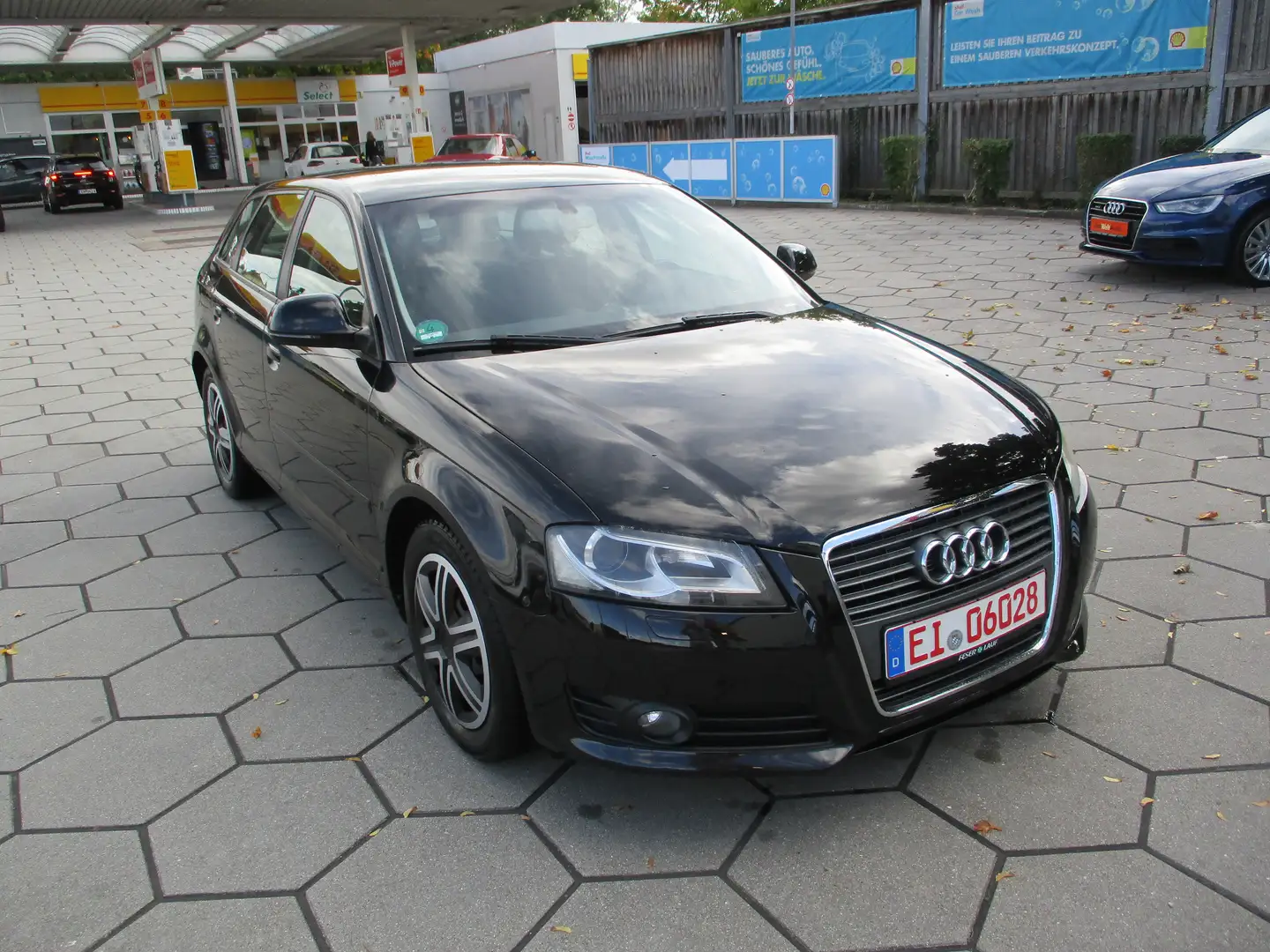 Audi A3 2,0 TDI Automatik 1.Hand Schwarz - 1