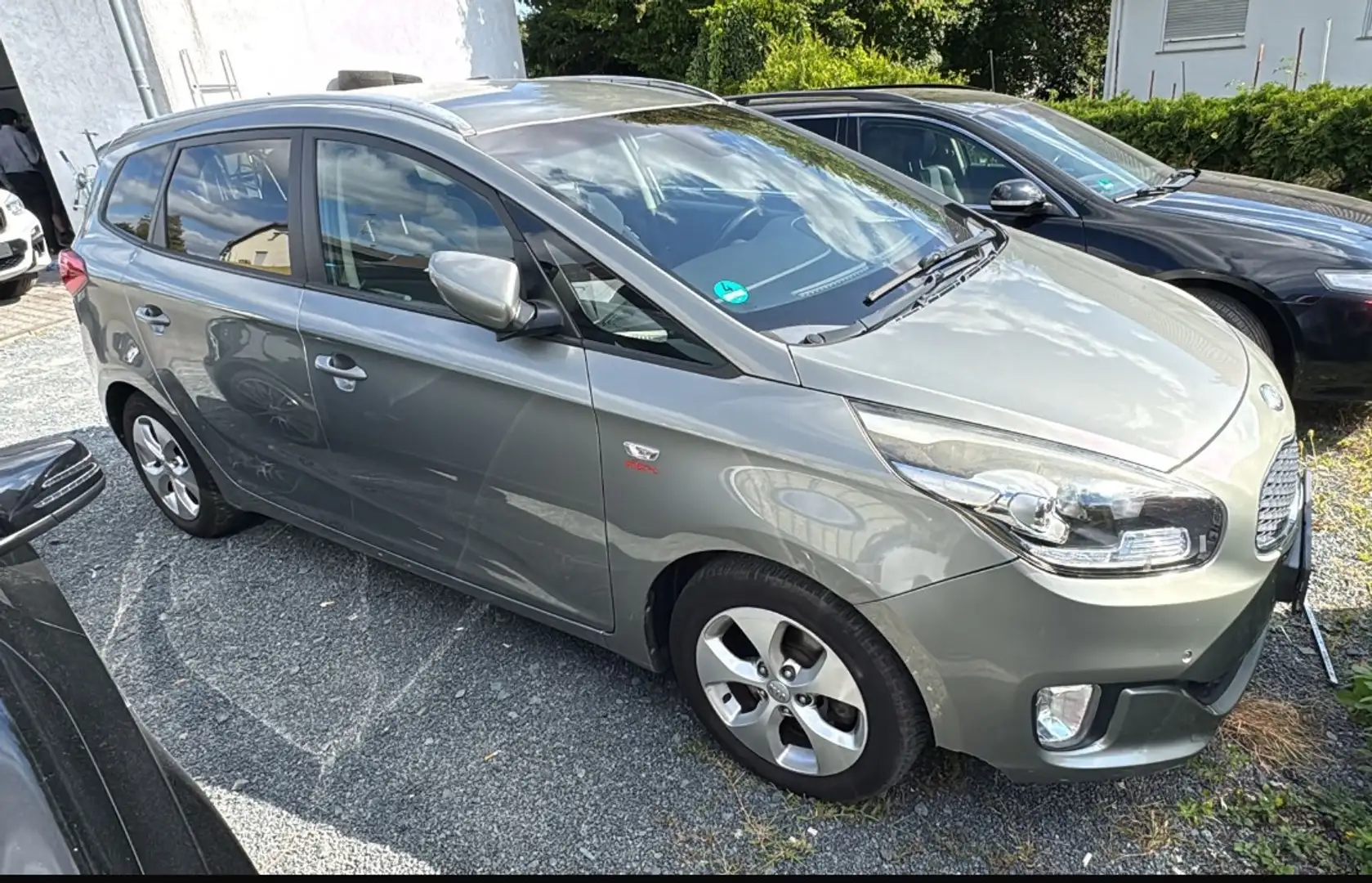 Kia Carens 1.7 CRDI KLIMA SHZ+LENKRAD KAMERA EURO-5 Vision Gris - 2