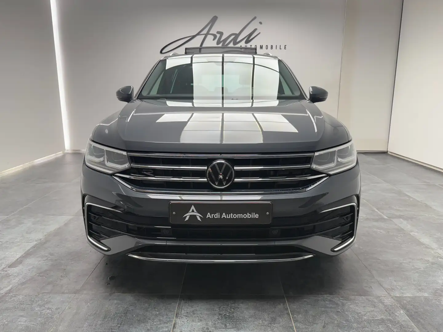 Volkswagen Tiguan 2.0TDI R-Line DSG*CARPLAY*TOIT OUV*1 PROP*GARANTIE Grijs - 2