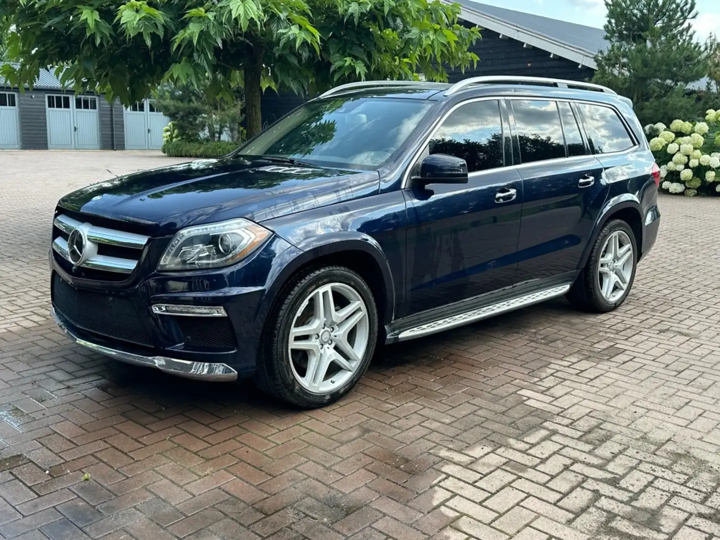 Mercedes-Benz GL550 4 matic Синий - 1