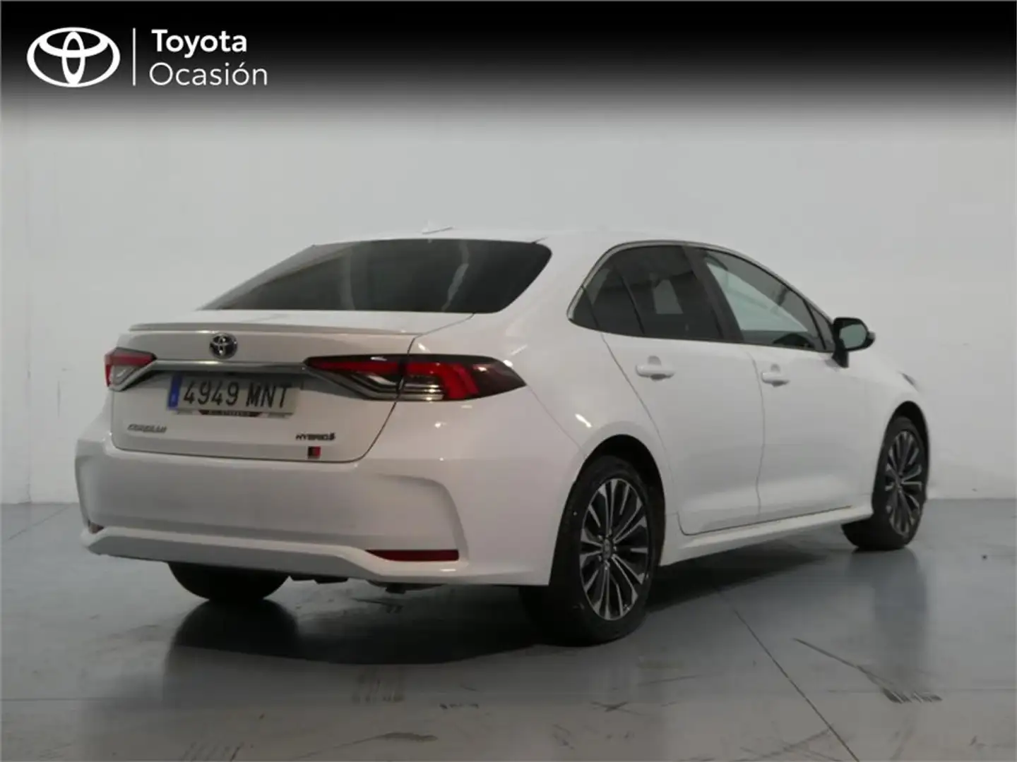 Toyota Corolla Sedán 140H Style Beyaz - 2