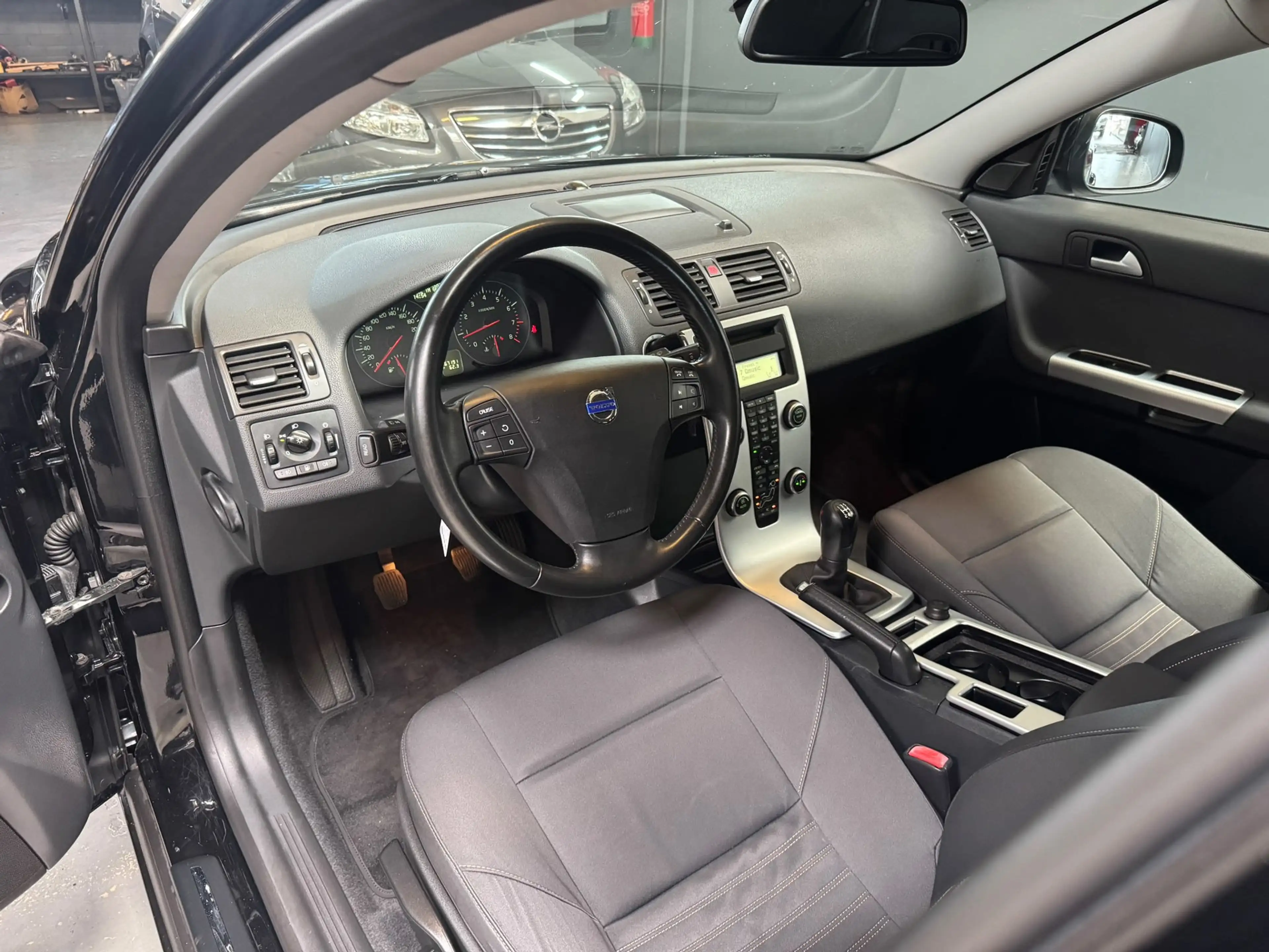 Volvo V50 2.0 Sport |AIRCO|PDC|NAVI|LMV — photo 11