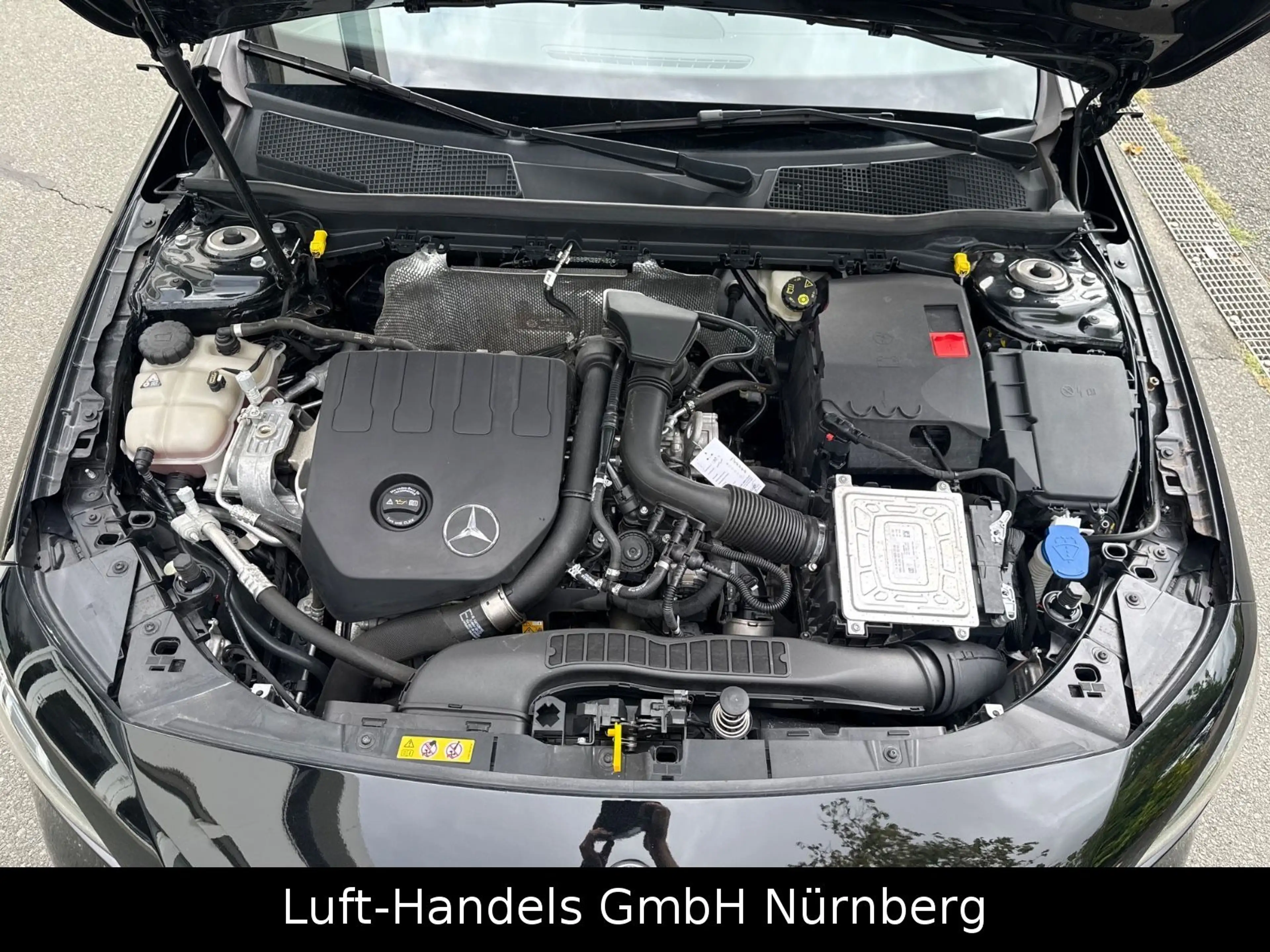 Mercedes-Benz A 180 AMG Line Night-Paket Virtual Kamera Leder — photo 18