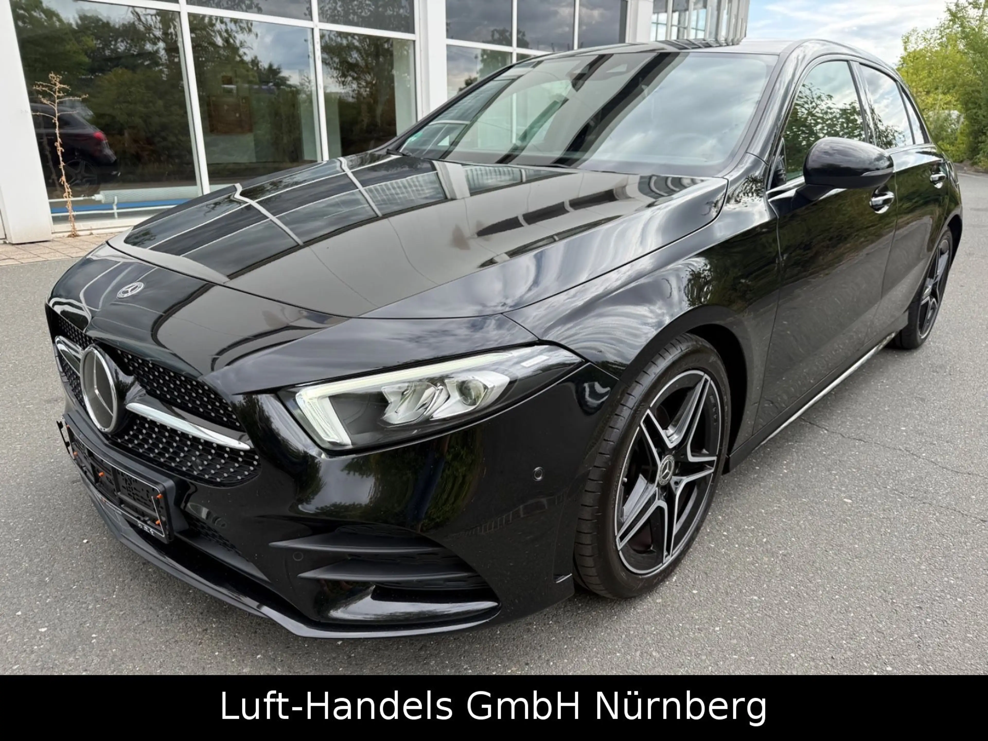Mercedes-Benz A 180 AMG Line Night-Paket Virtual Kamera Leder