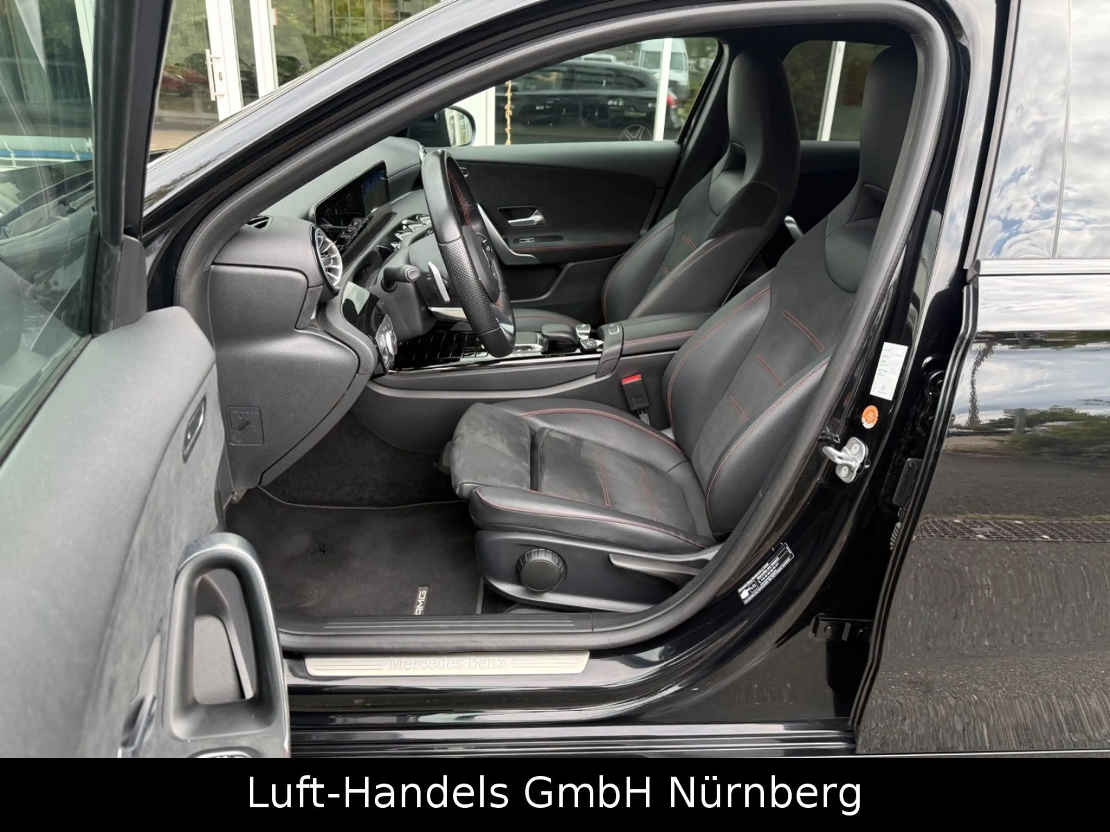 Mercedes-Benz A 180 AMG Line Night-Paket Virtual Kamera Leder — photo 11