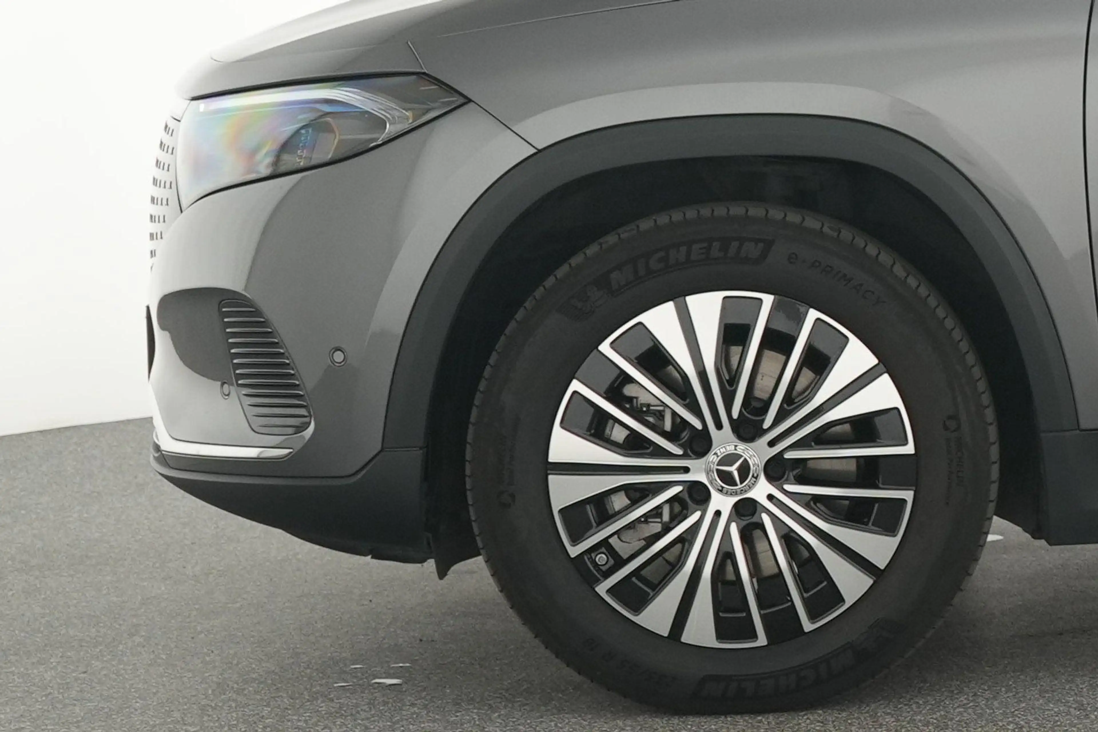 Mercedes-Benz EQA 250 250+ AMG Line — photo 5