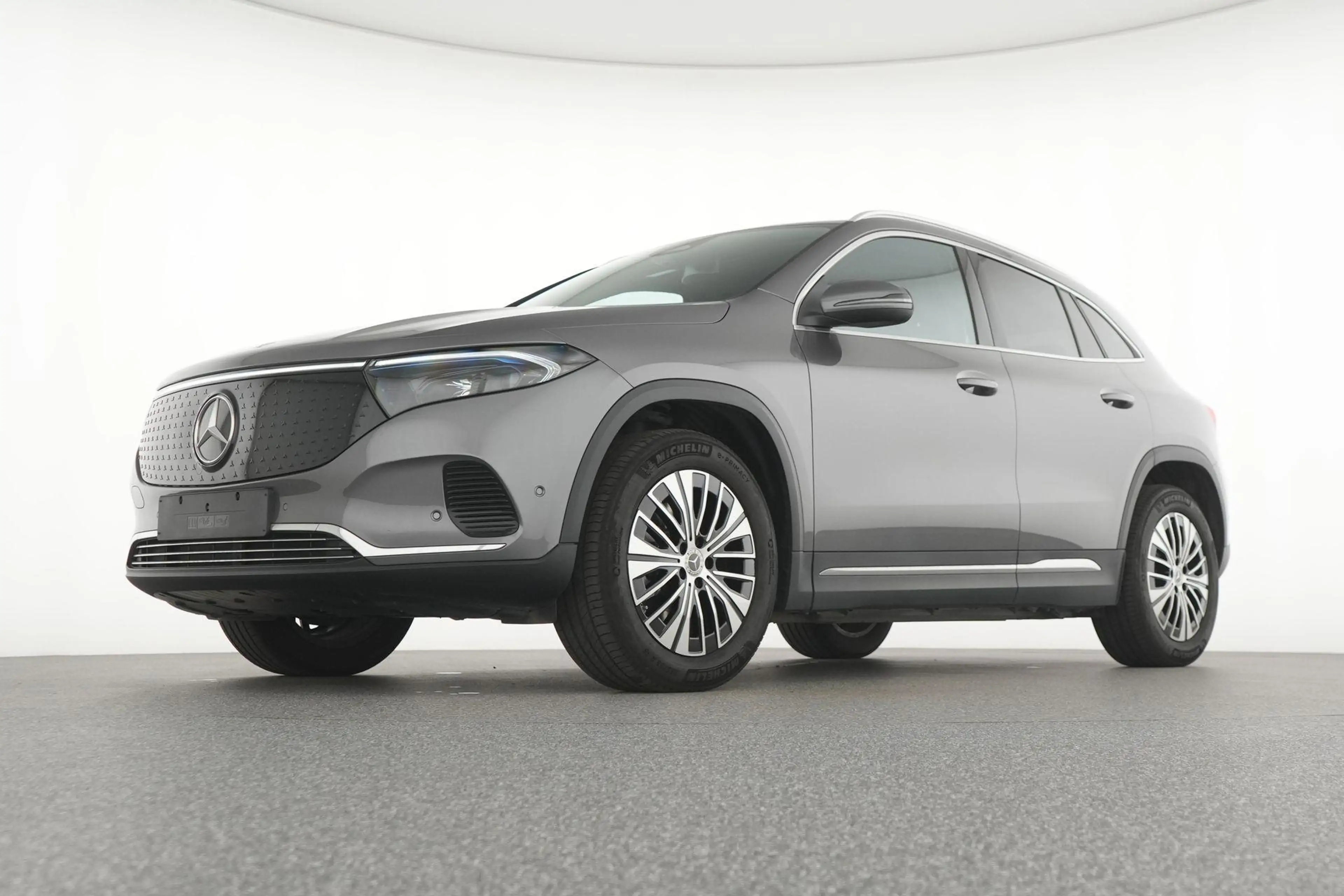 Mercedes-Benz EQA 250 250+ AMG Line — photo 10