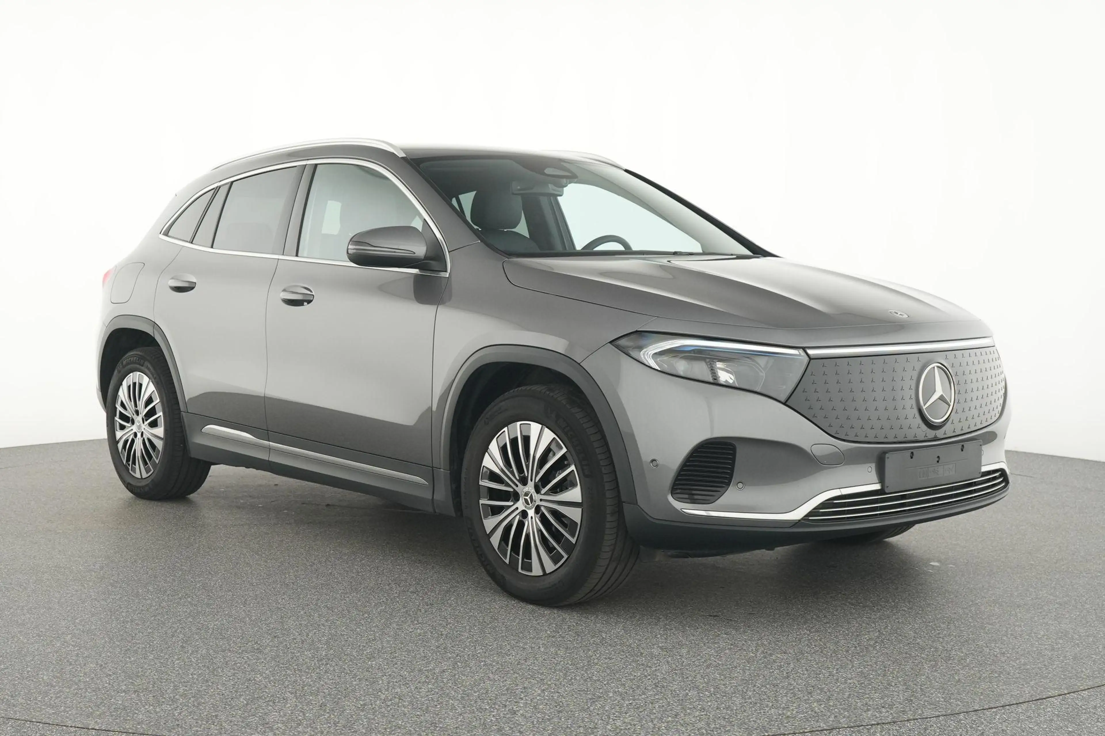 Mercedes-Benz EQA 250 250+ AMG Line — photo 2