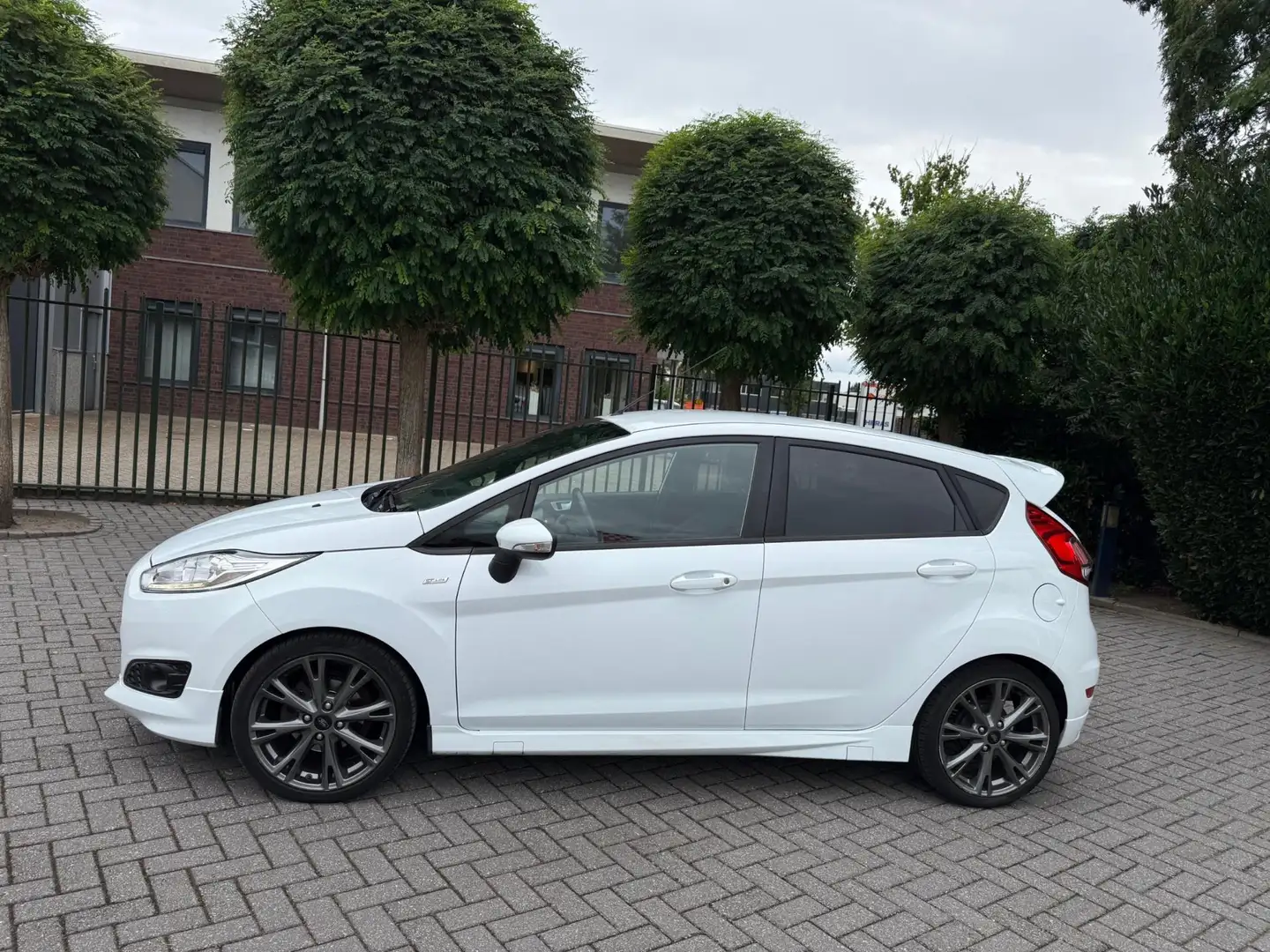 Ford Fiesta 1.0 EcoBoost ST Line, Clima, Cruise Control, Navig Wit - 2