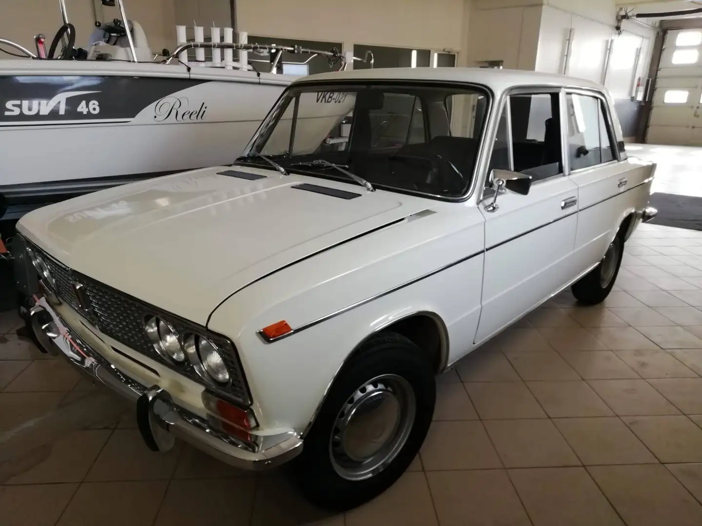 VAZ 2103 Weiß - 1
