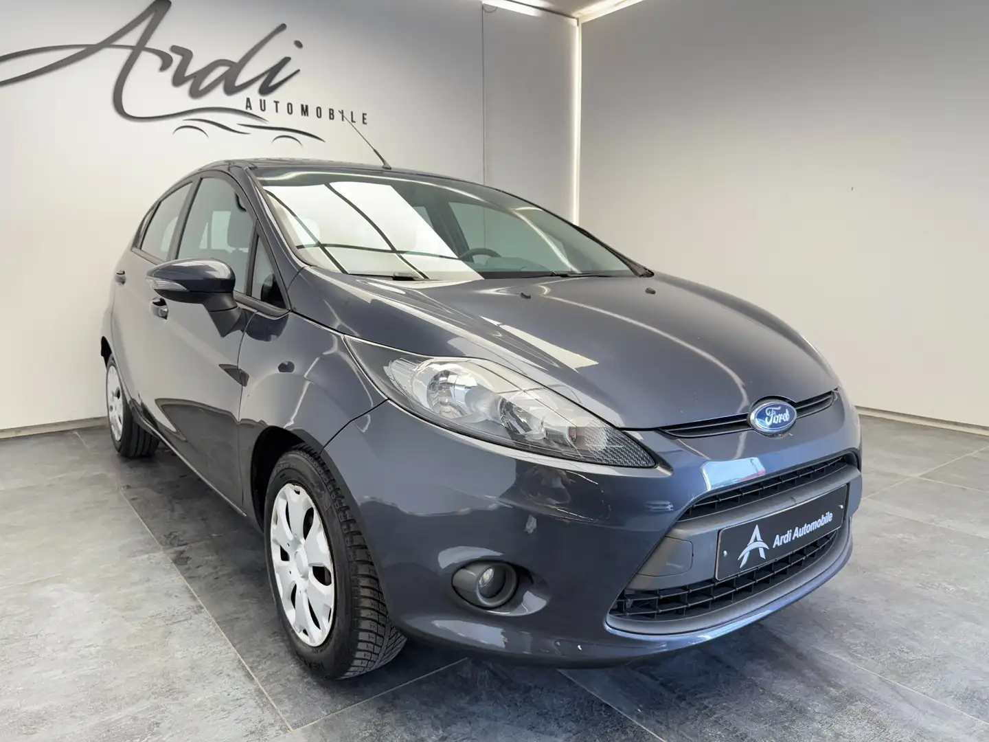 Ford Fiesta 1.6 TDCi*AIRCO*GARANTIE 12 MOIS* Gris - 1