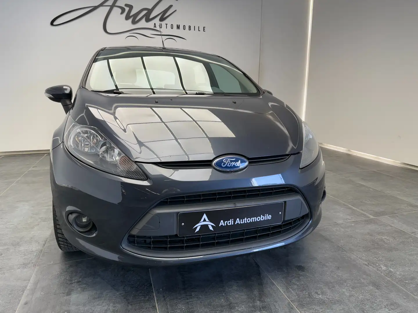 Ford Fiesta 1.6 TDCi*AIRCO*GARANTIE 12 MOIS* Gris - 2