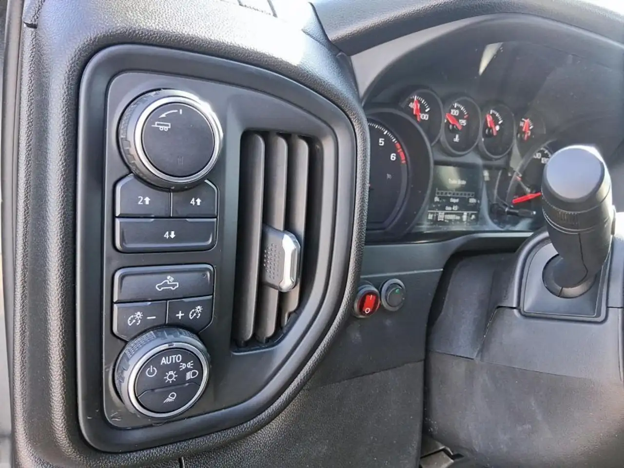 Chevrolet Silverado 2500 снимка Chevrolet Silverado 2500