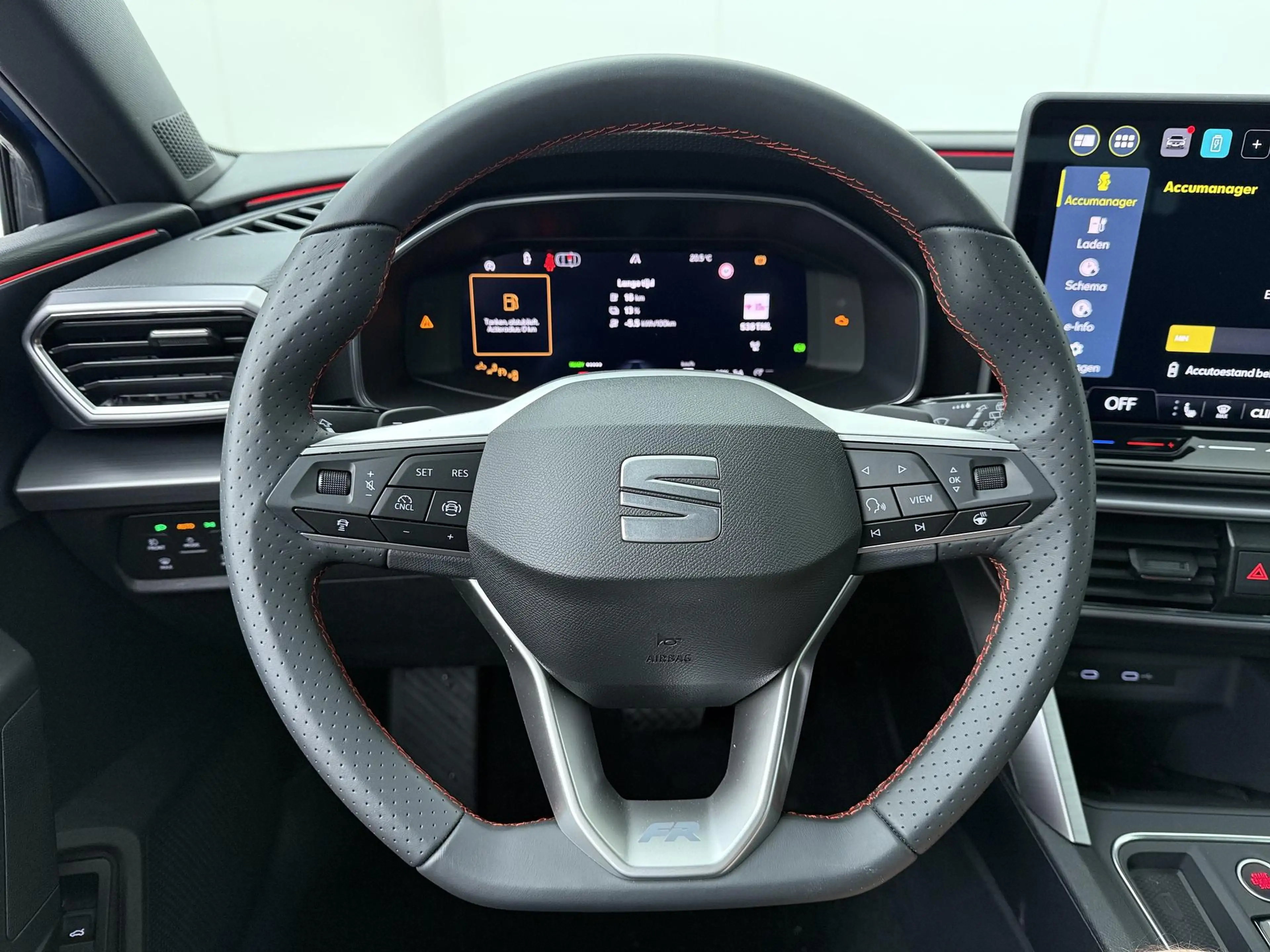 SEAT Leon e-Hybrid Sportstourer FR Business 1.5 TSI eHybrid 150 kW / — photo 8