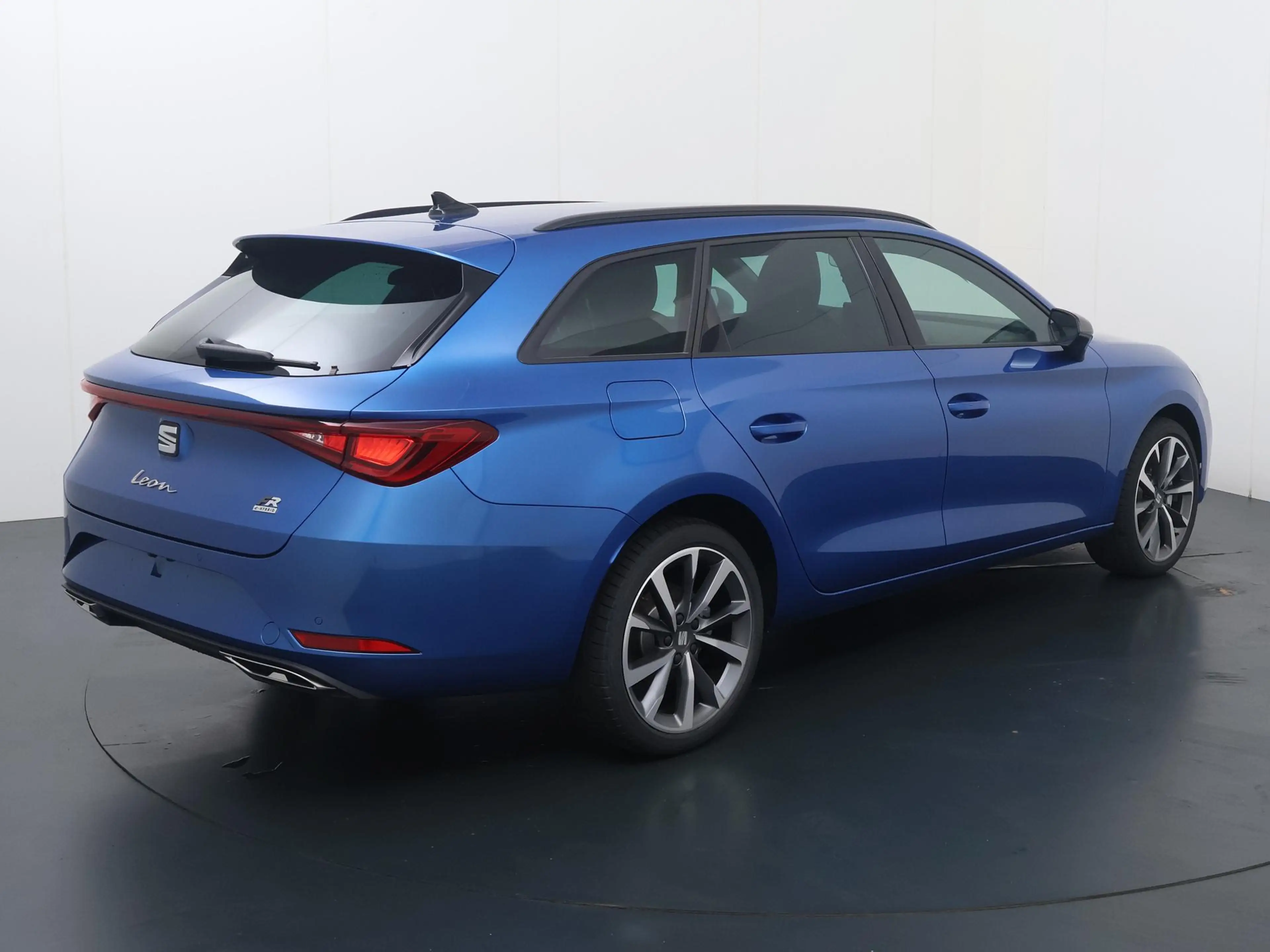 SEAT Leon e-Hybrid Sportstourer FR Business 1.5 TSI eHybrid 150 kW / — photo 5