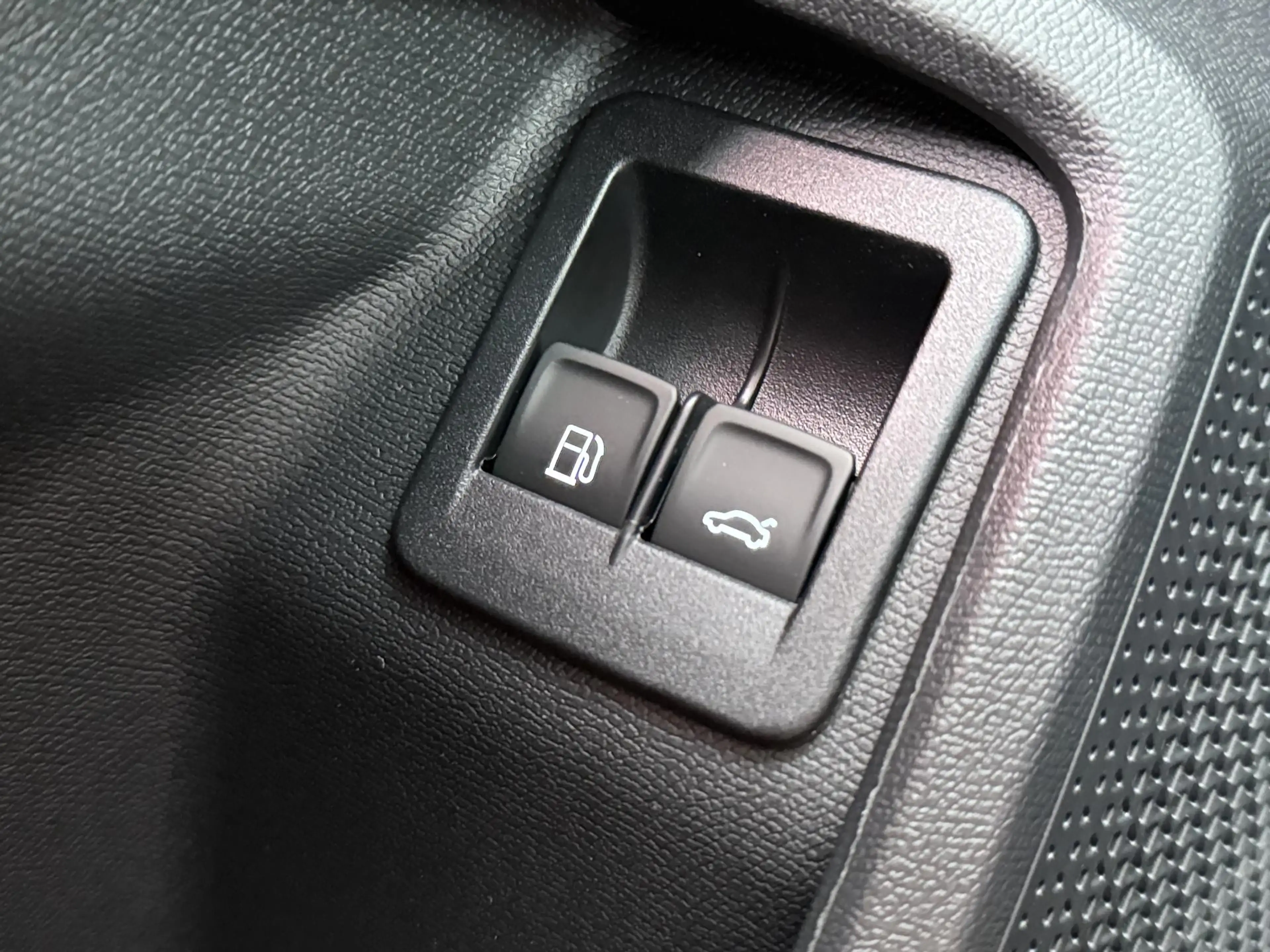 SEAT Leon e-Hybrid Sportstourer FR Business 1.5 TSI eHybrid 150 kW / — photo 13