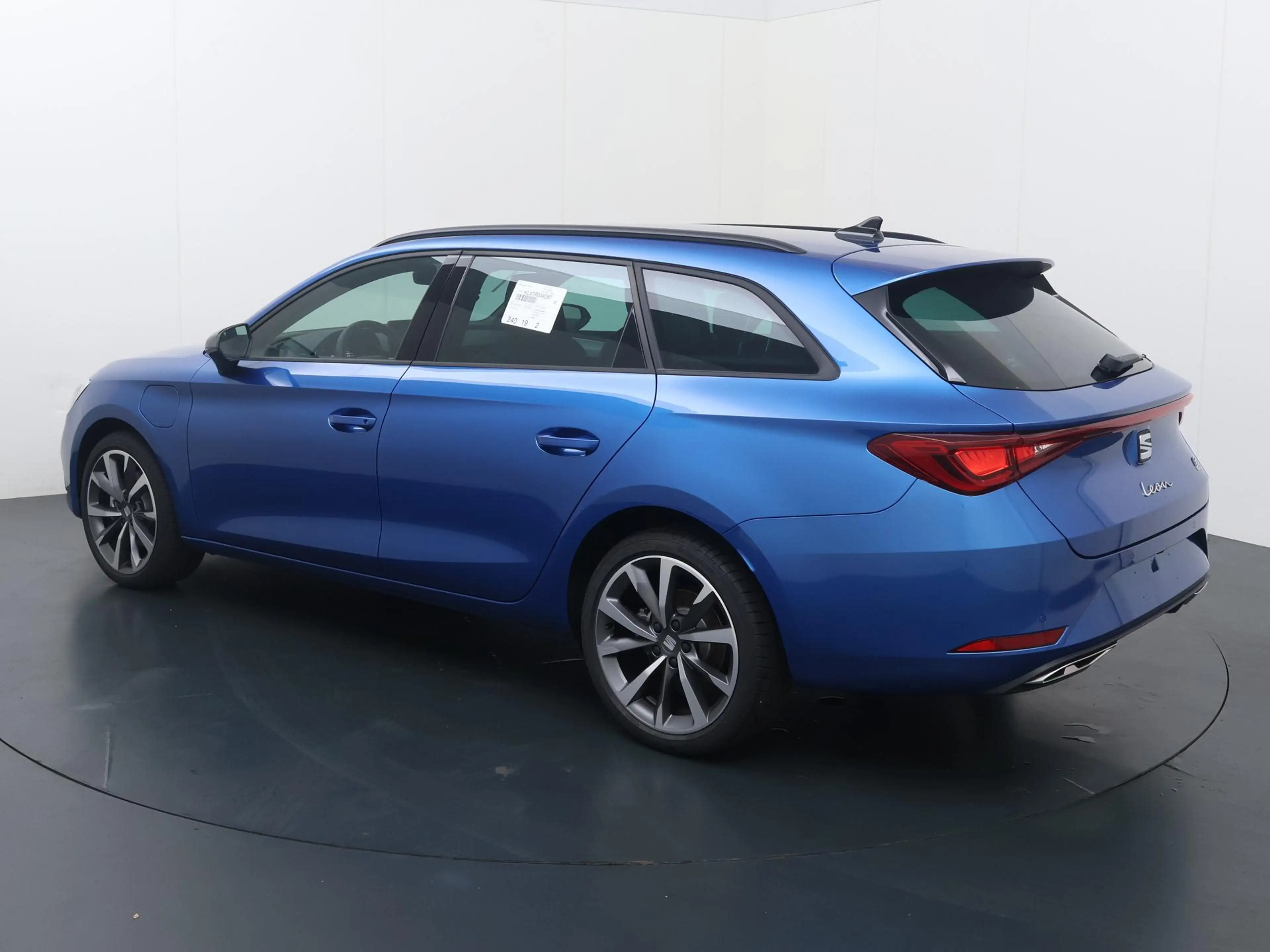 SEAT Leon e-Hybrid Sportstourer FR Business 1.5 TSI eHybrid 150 kW / — photo 4