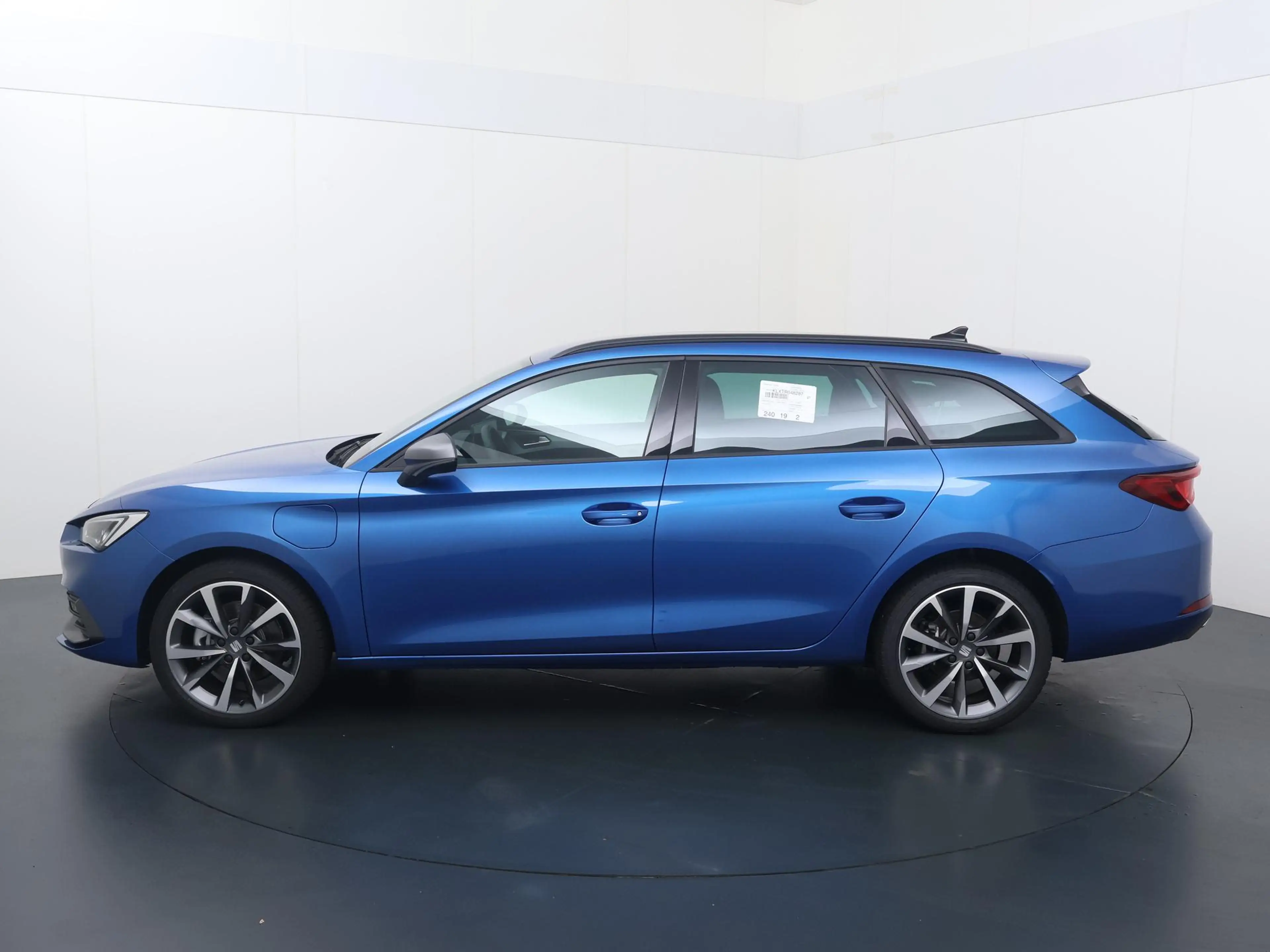 SEAT Leon e-Hybrid Sportstourer FR Business 1.5 TSI eHybrid 150 kW / — photo 2