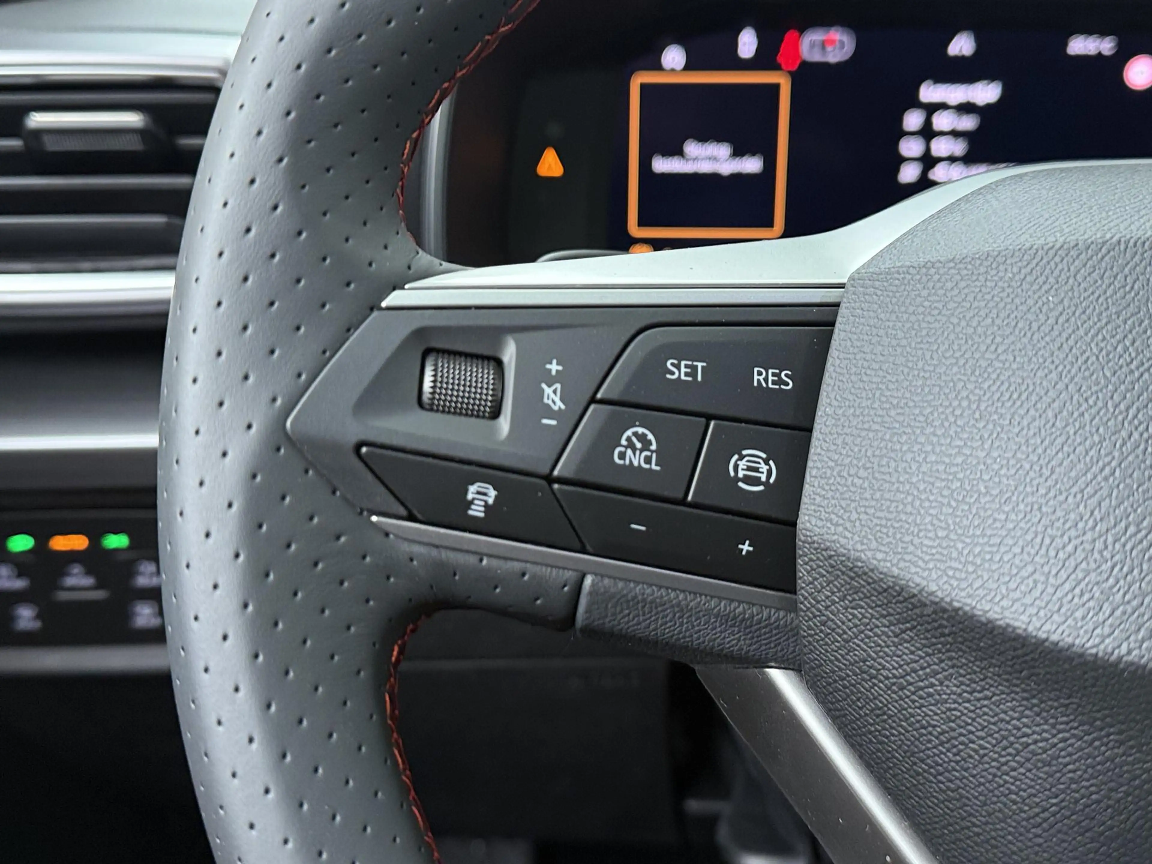 SEAT Leon e-Hybrid Sportstourer FR Business 1.5 TSI eHybrid 150 kW / — photo 7