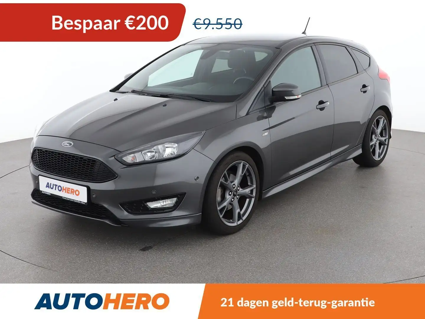Ford Focus 1.0 EcoBoost ST-Line Grijs - 1
