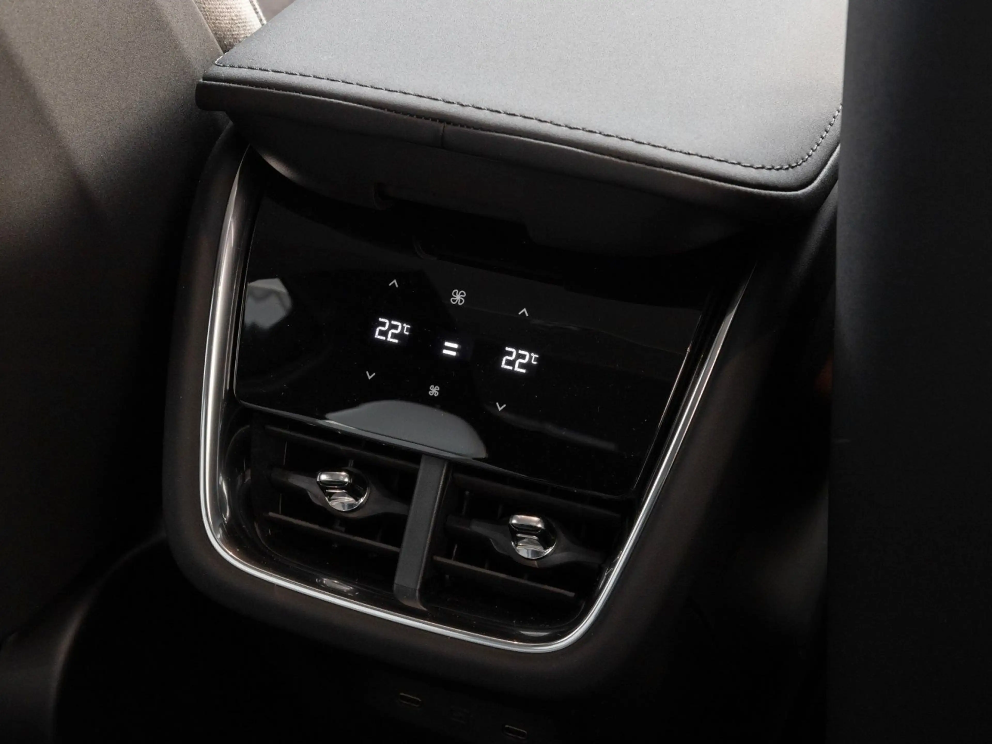 Volvo EX90 Ultra Perfor. AWD, Bowers u Wilkins — photo 8