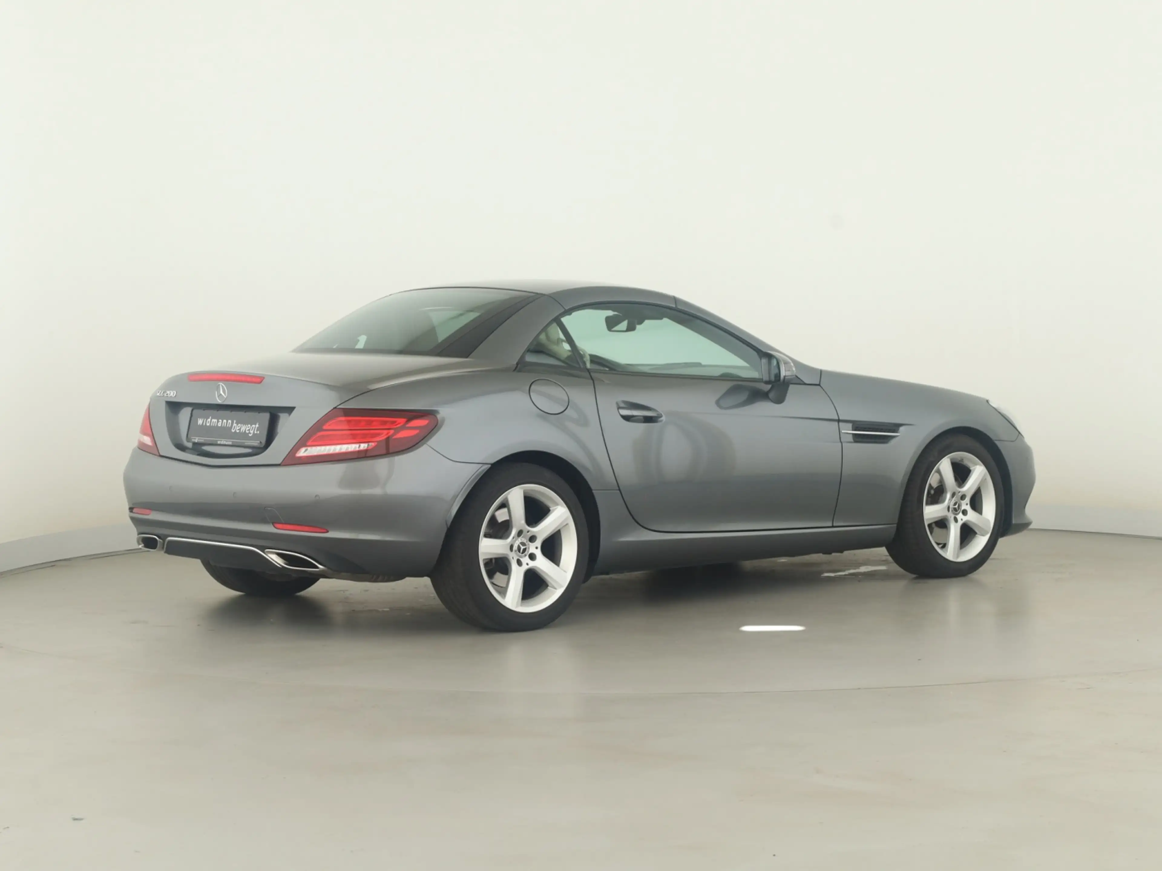 Mercedes-Benz SLC 200 **Airscarf*Panorama*LED+ILS*Navi*Leder** — photo 6