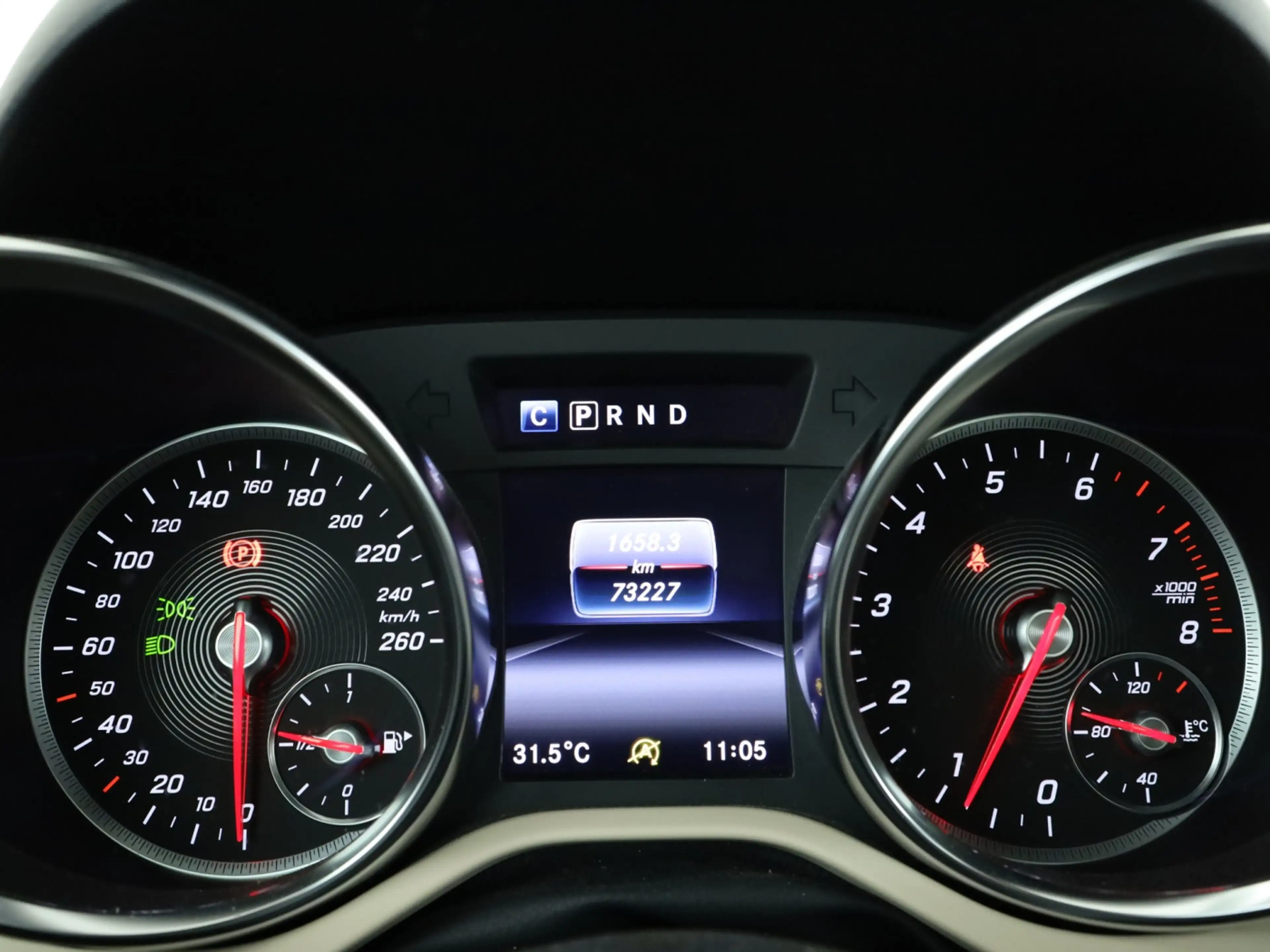Mercedes-Benz SLC 200 **Airscarf*Panorama*LED+ILS*Navi*Leder** — photo 12