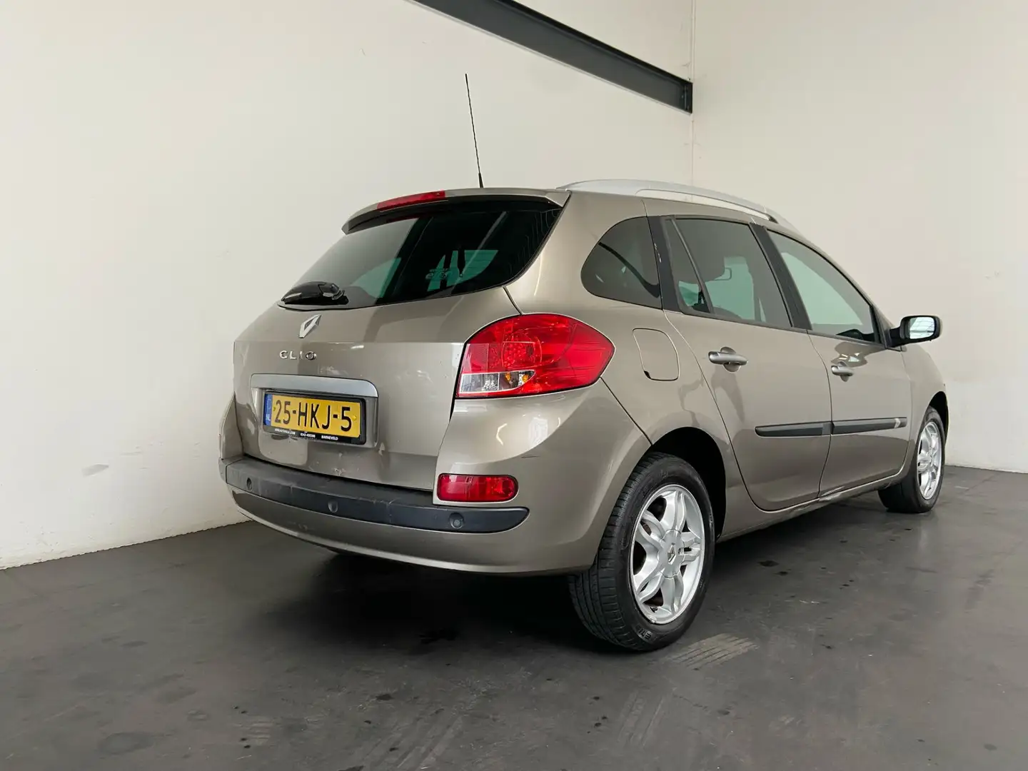 Renault Clio Estate 1.6-16V Dynamique APK 11-2025! Beige - 2