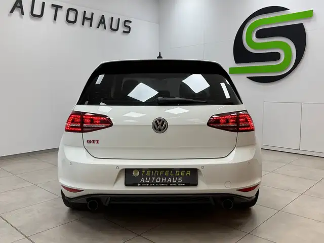 Volkswagen Golf view 5
