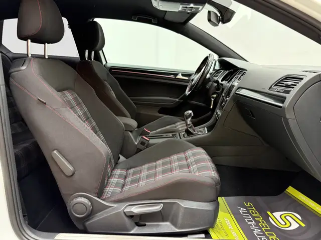 Volkswagen Golf view 11