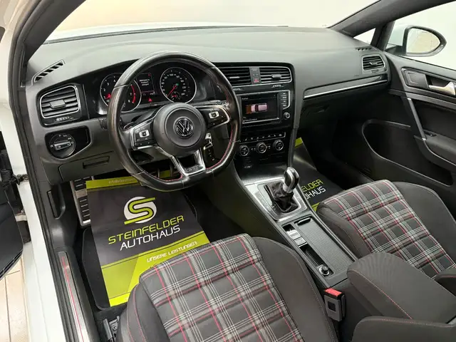 Volkswagen Golf view 8