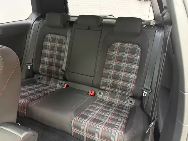 Volkswagen Golf view 12