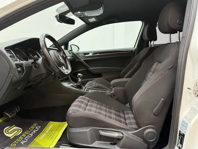 Volkswagen Golf view 10