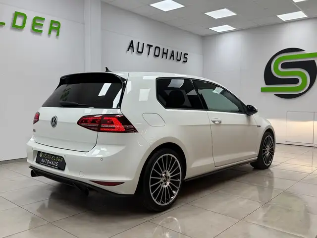 Volkswagen Golf view 6