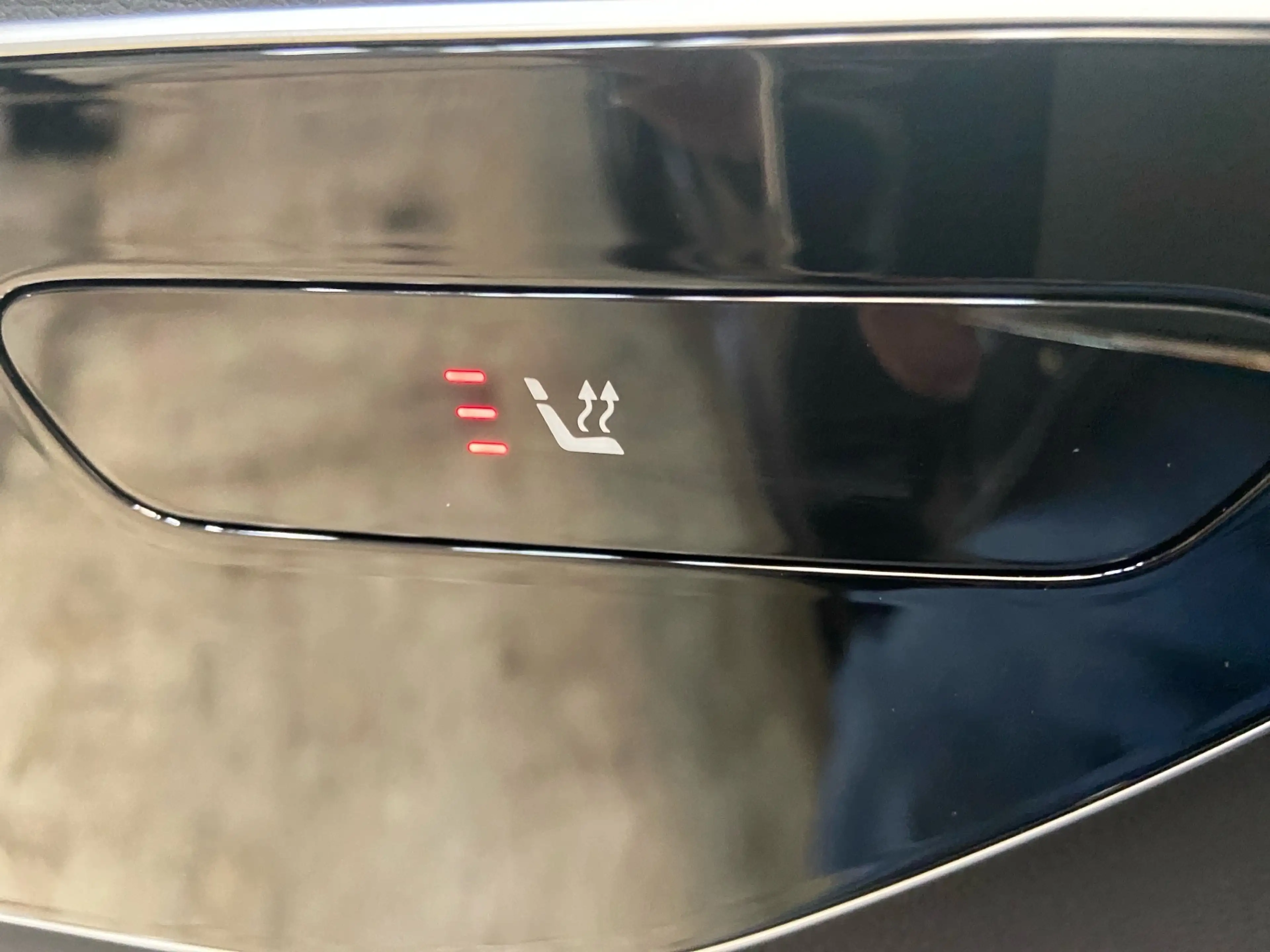 Mercedes-Benz E 220 d T AMG+Night+AHK+Kamera+LED+Navi+PDC+Pano — photo 14