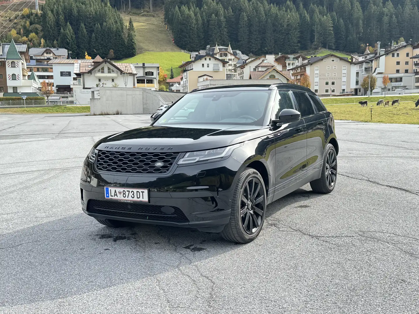 Land Rover Range Rover Velar 3,0 V6 Twinturbo Allrad Aut. Schwarz - 1