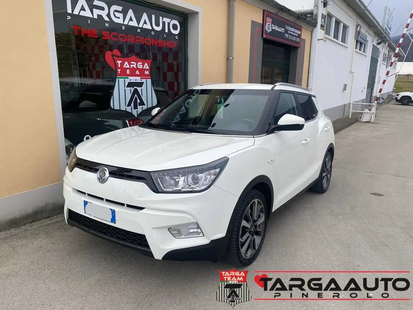 SsangYong Tivoli 1.6 2WD Bi-fuel GPL Bílá - 1
