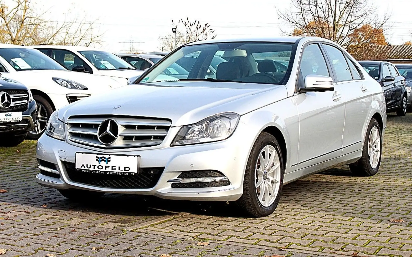 Mercedes-Benz C 180 AVANTGARDE/NAVI/SHZ/PDC/TEMP/TEILLEDER/BT Silber - 1