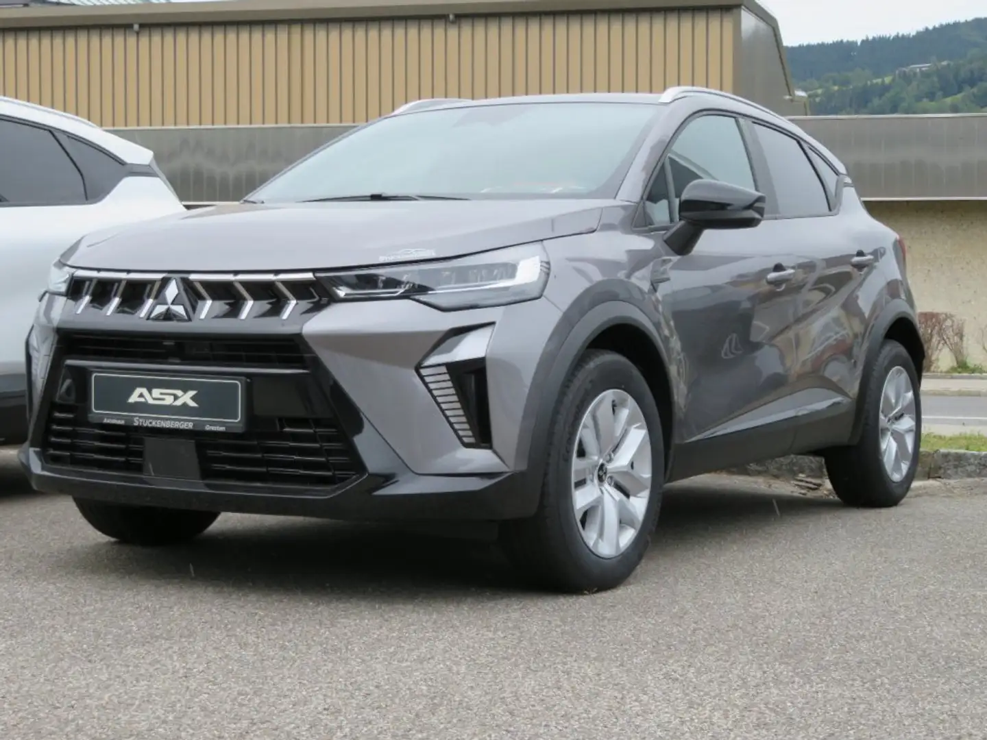 Mitsubishi ASX 1,2 Petrol Invite Plus 26,5 Grau - 1