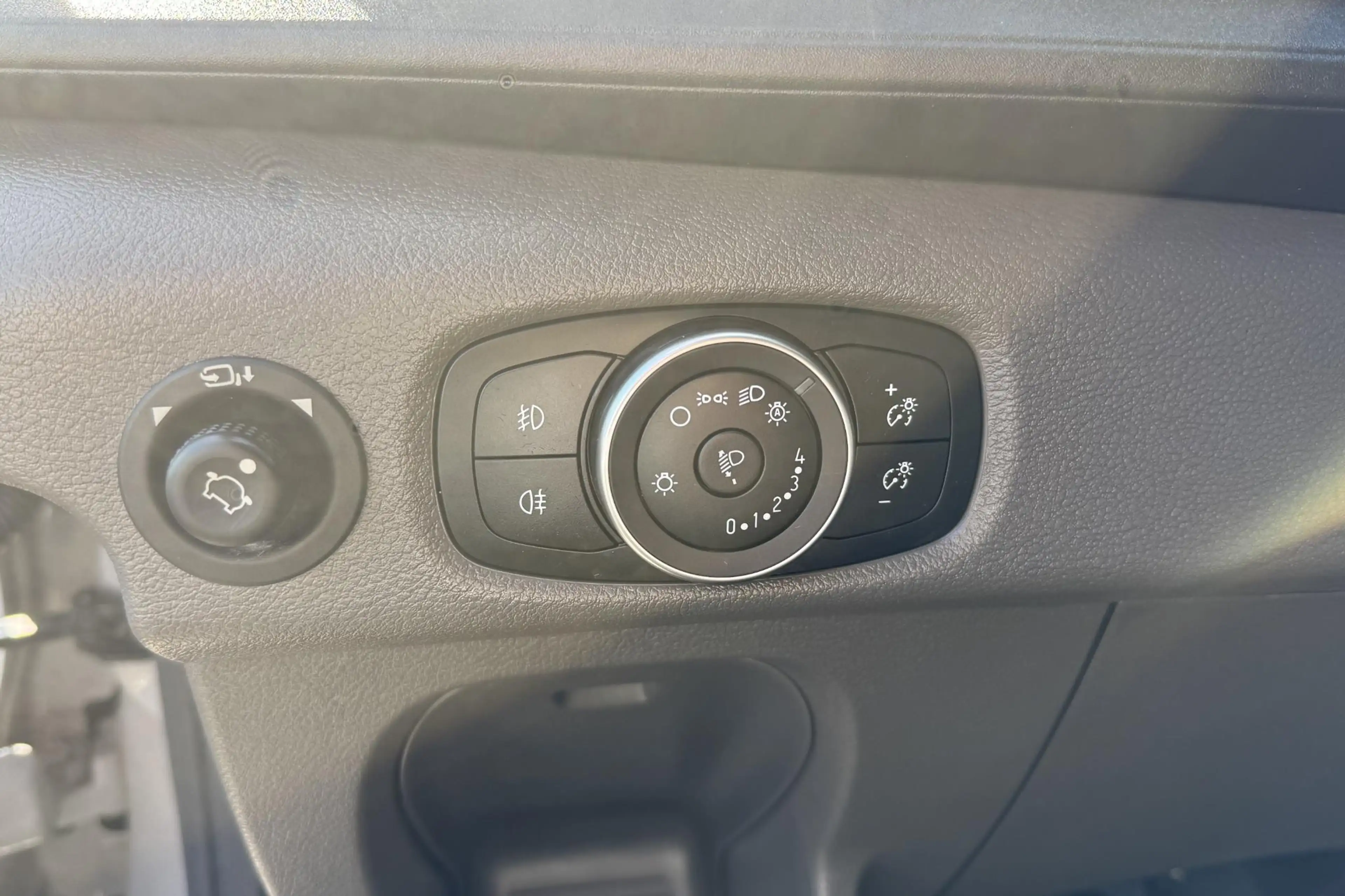 Ford Transit 350 2.0 TDCI L3H2 Trend — photo 3
