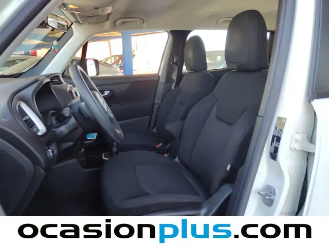 Jeep Renegade view 8