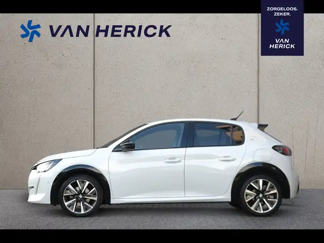 Peugeot 208 view 2