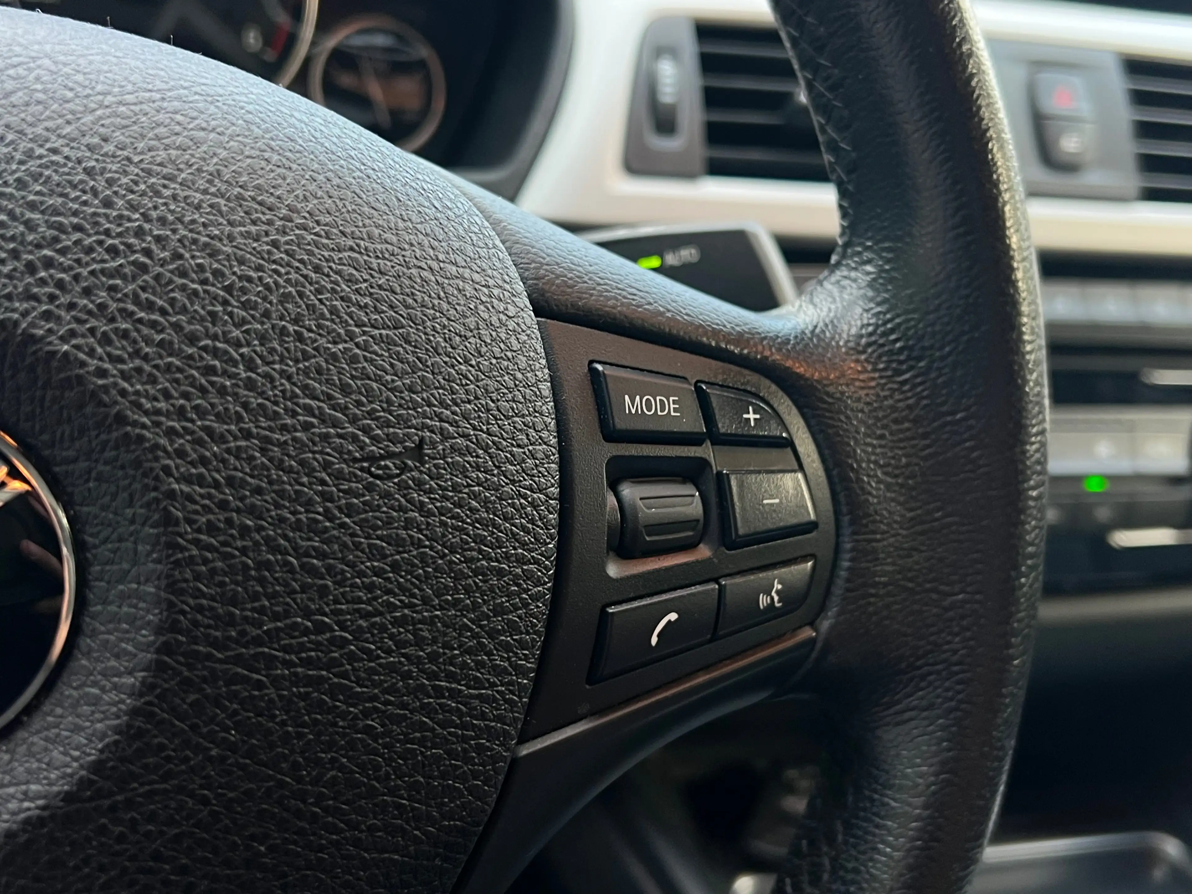 BMW 316 2.0l facelift Automaat Navi CruiseCntl HeadUp LED — photo 15