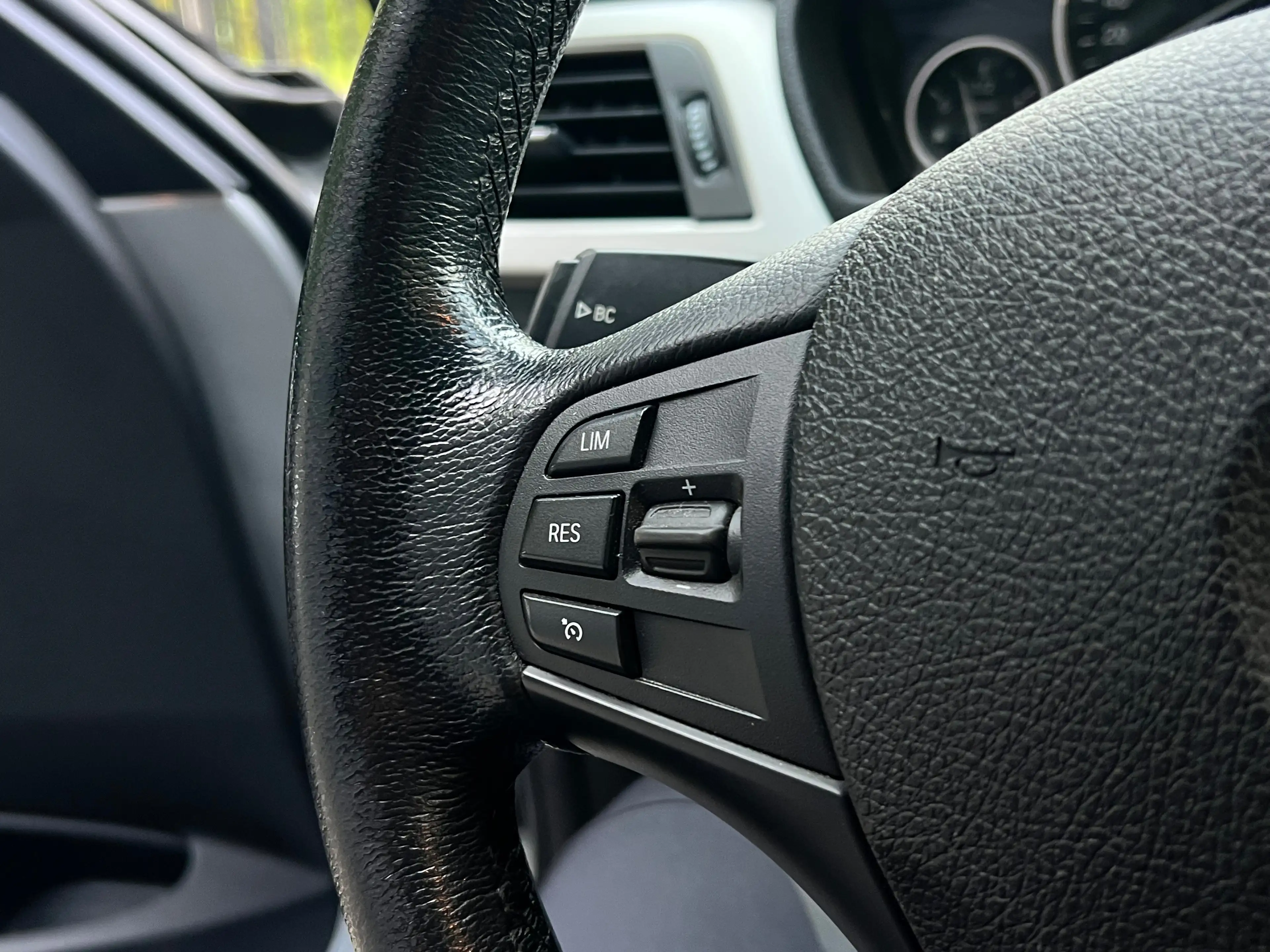 BMW 316 2.0l facelift Automaat Navi CruiseCntl HeadUp LED — photo 14