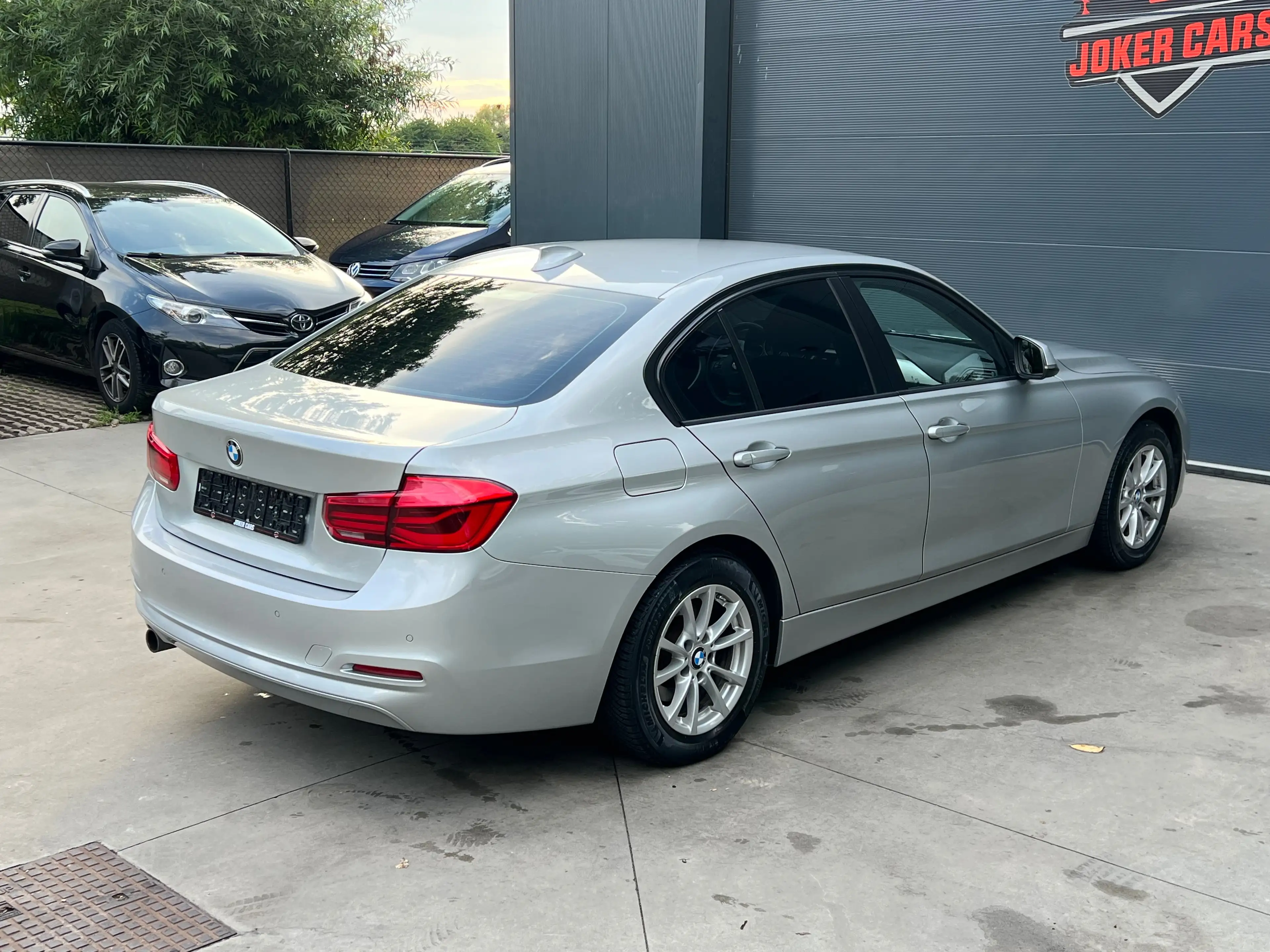 BMW 316 2.0l facelift Automaat Navi CruiseCntl HeadUp LED — photo 5