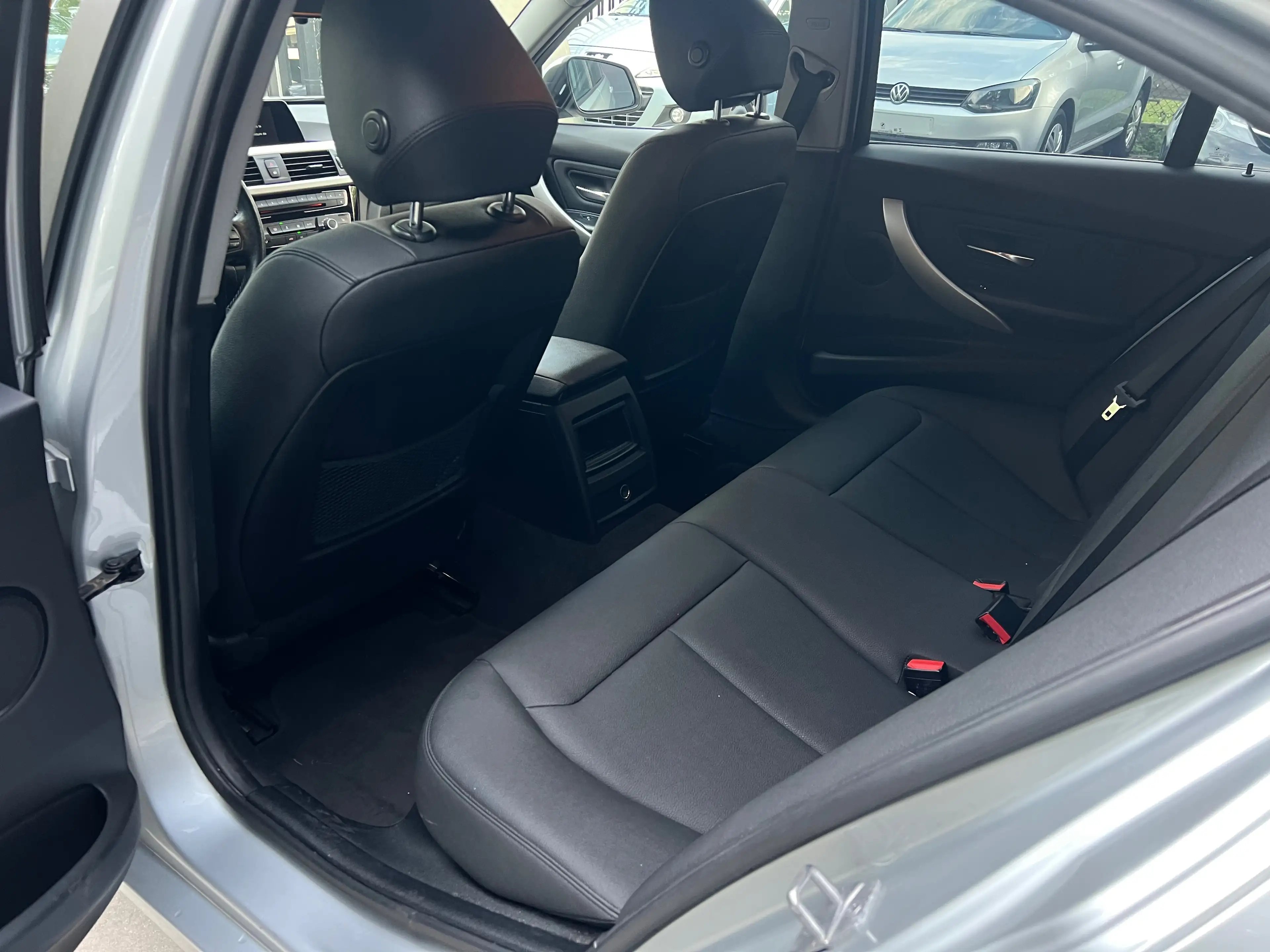 BMW 316 2.0l facelift Automaat Navi CruiseCntl HeadUp LED — photo 12