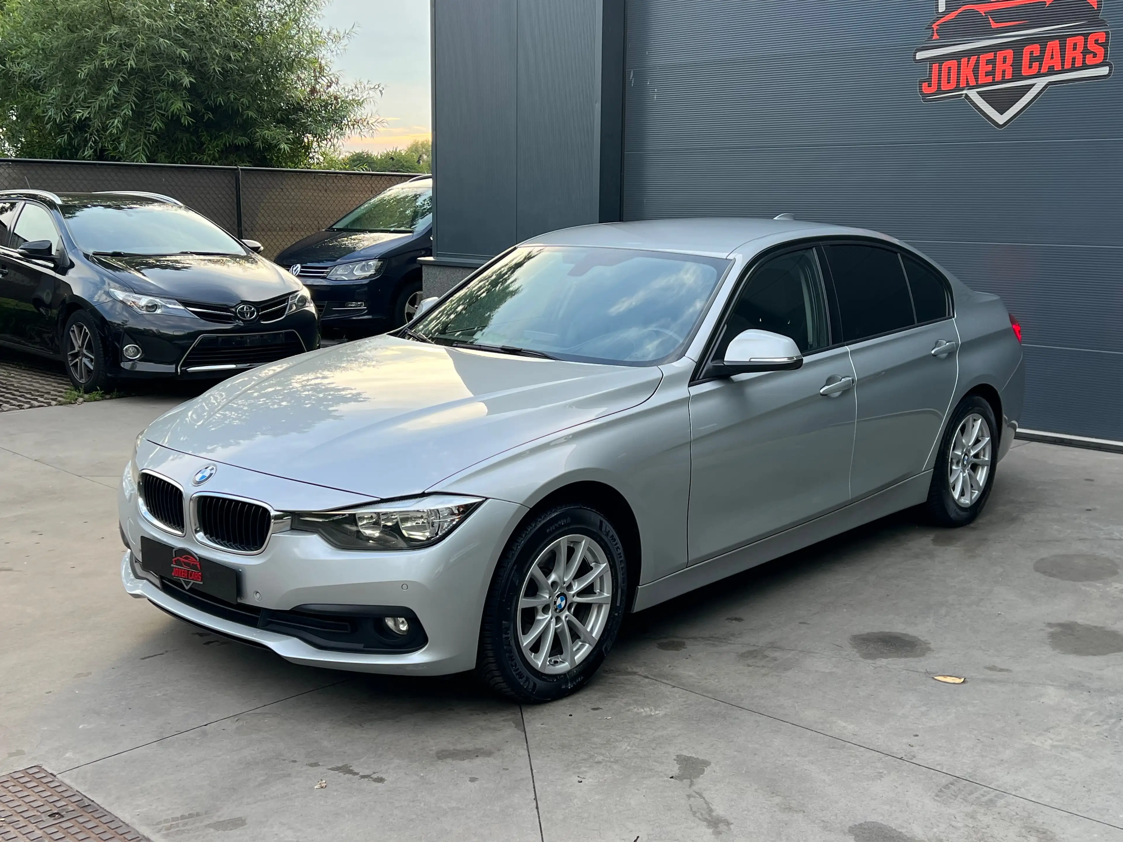 BMW 316 2.0l facelift Automaat Navi CruiseCntl HeadUp LED — photo 2