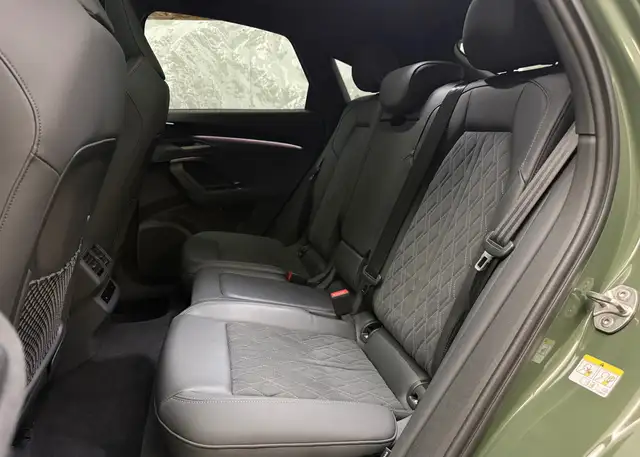 Audi Q5 view 8